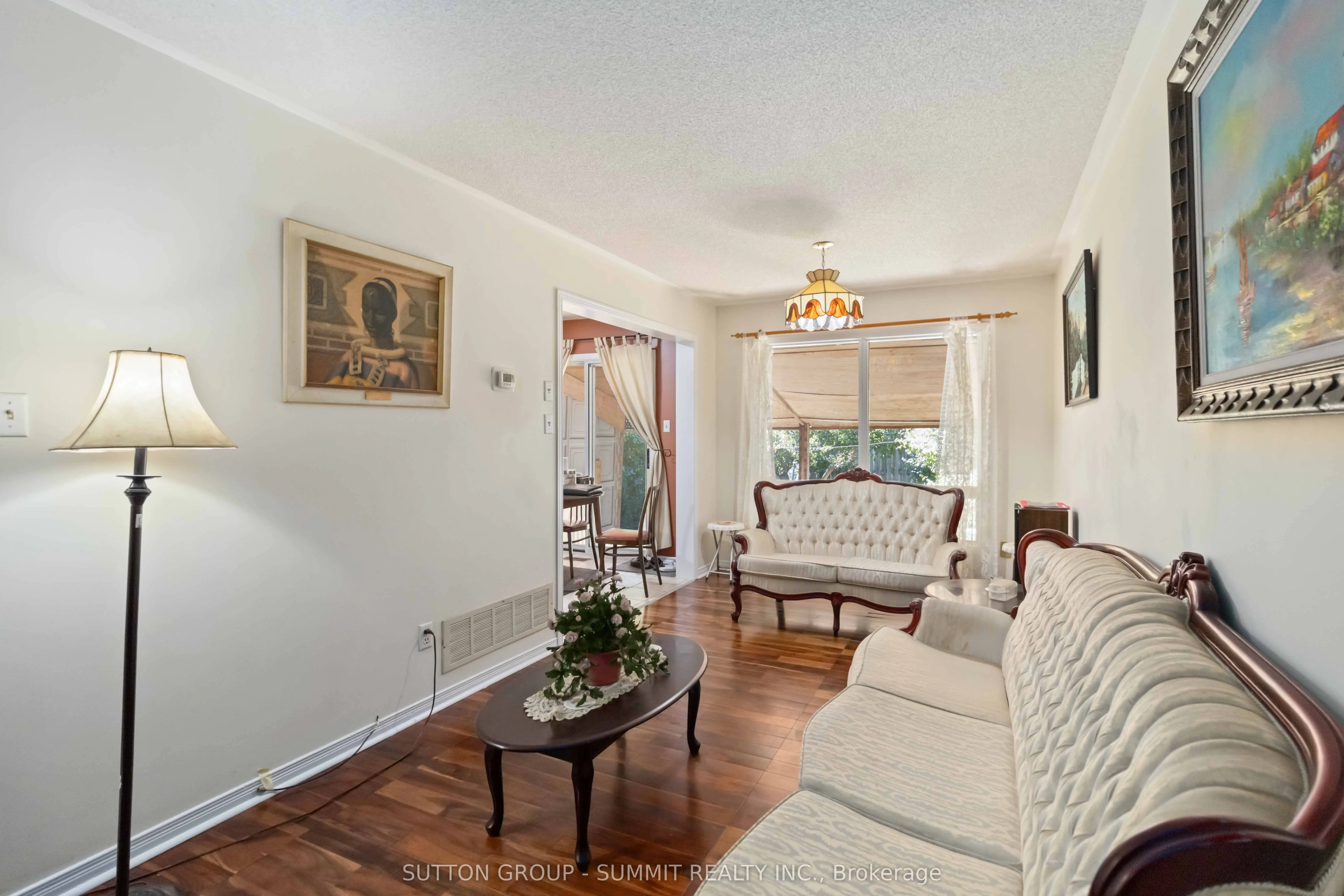 5607 Palmerston Crescent