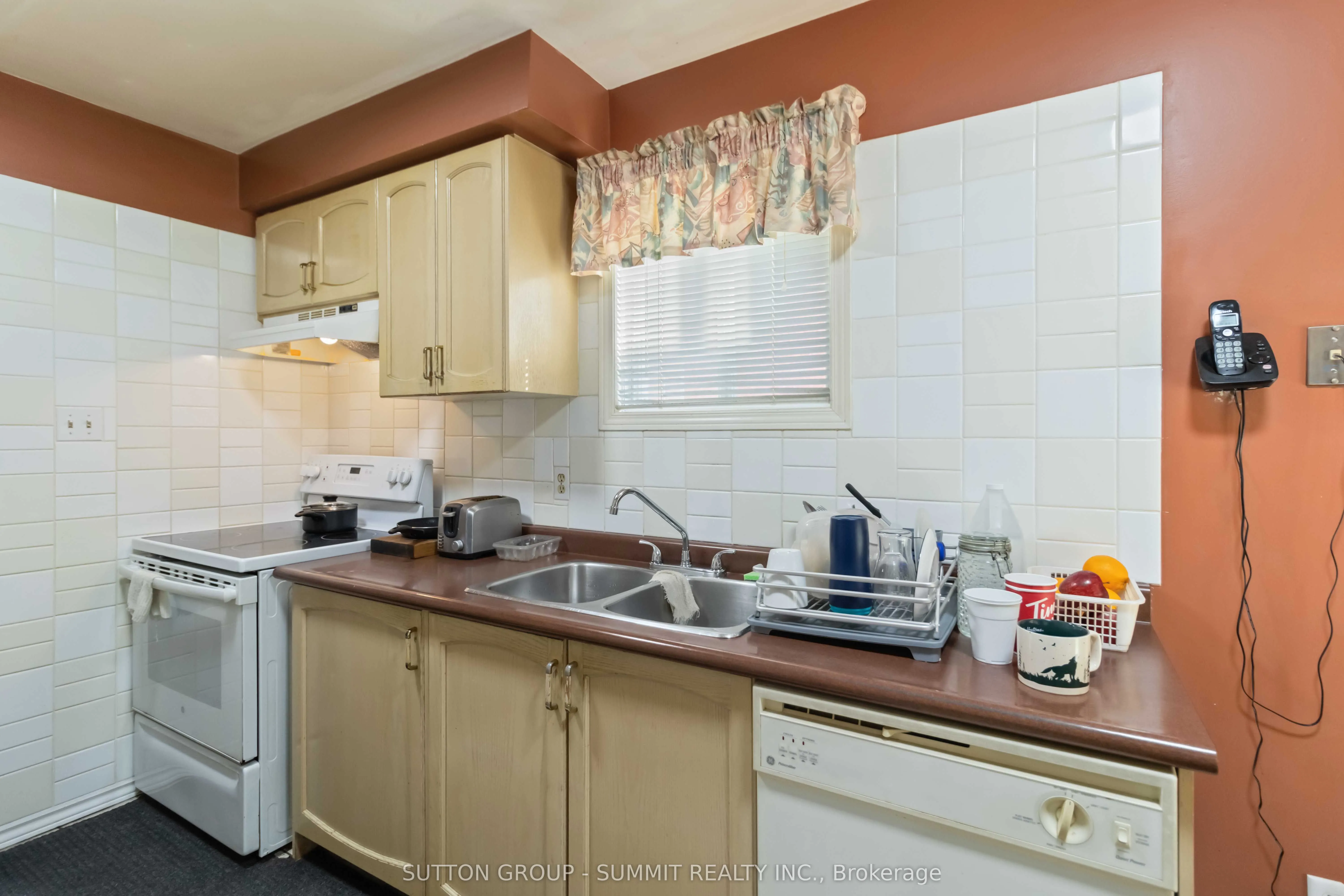 5607 Palmerston Crescent