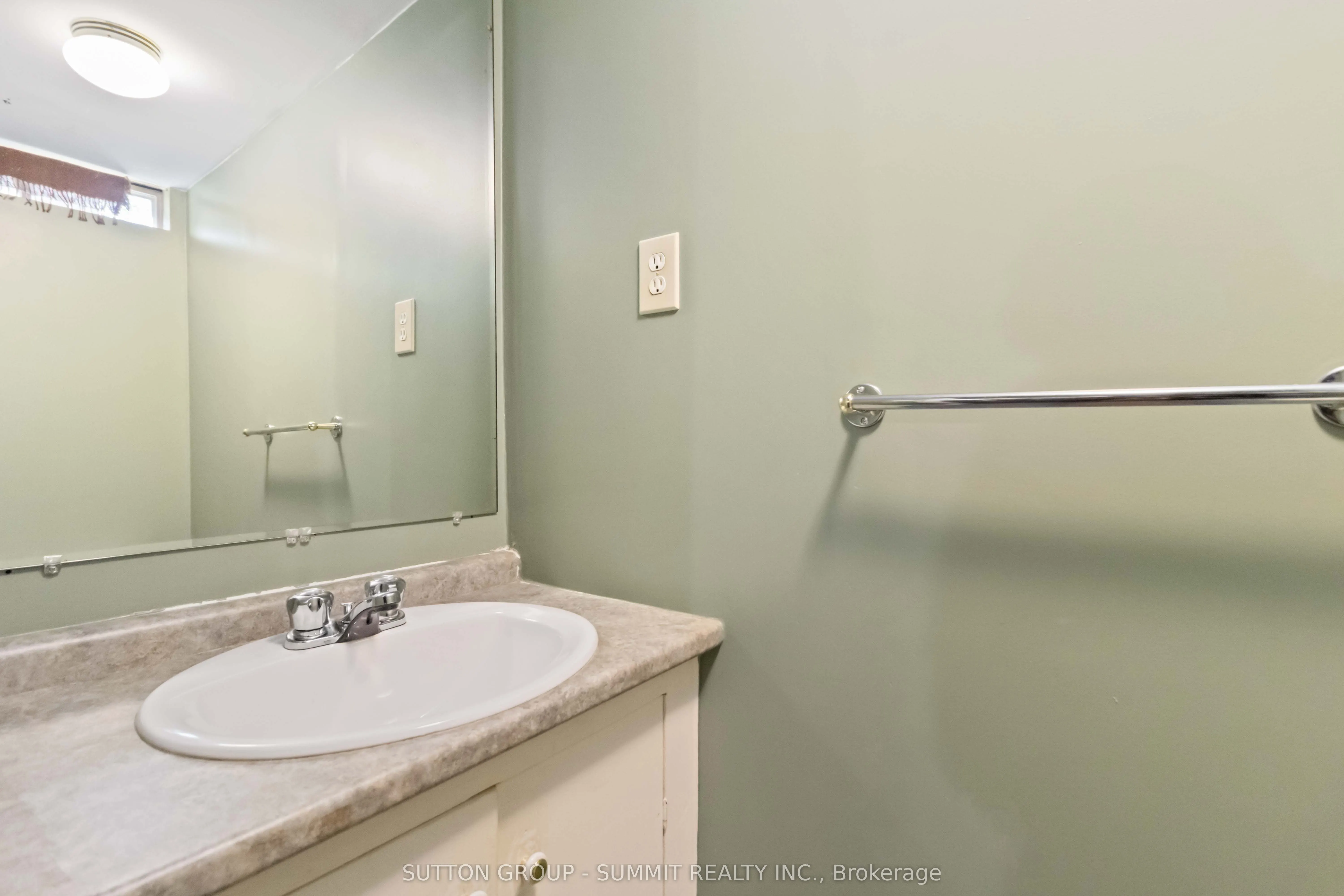 5607 Palmerston Crescent