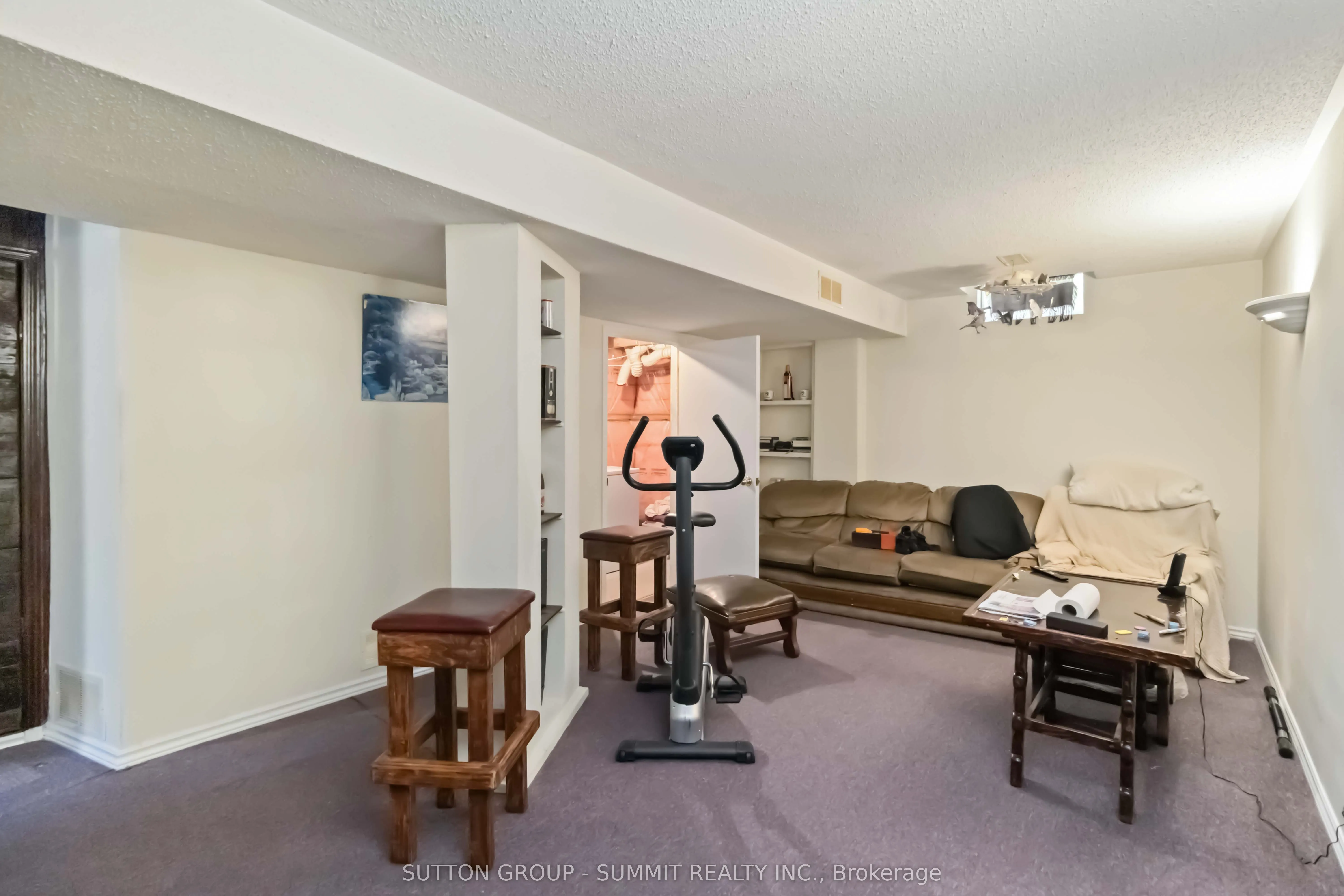 5607 Palmerston Crescent