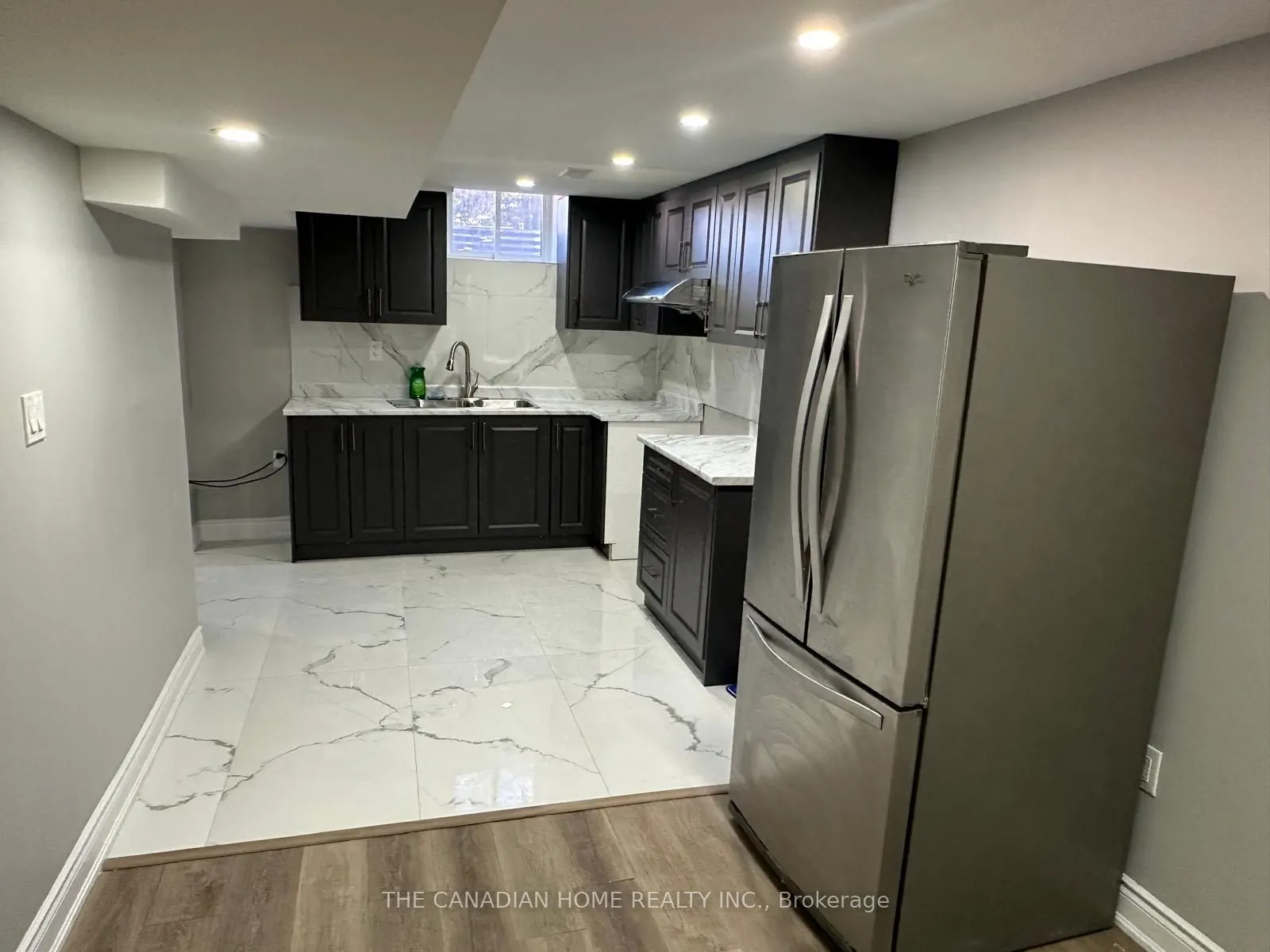 26 GATESGLL Street, #LOWER
