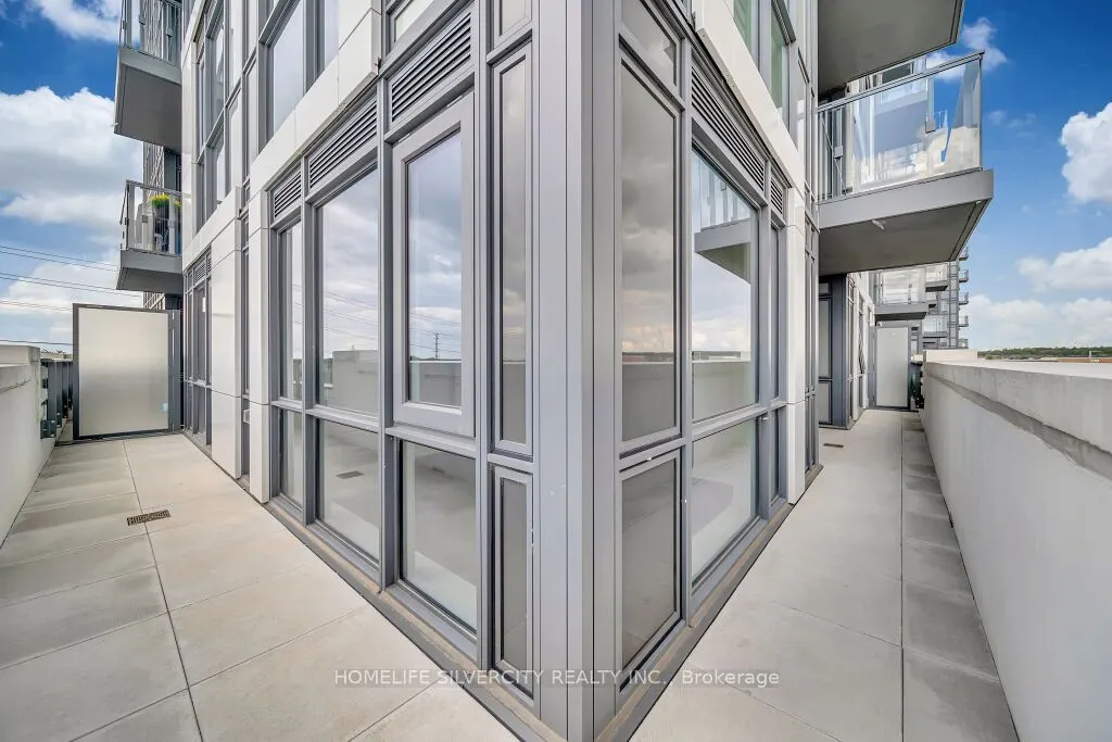 509 Dundas Street W, #317