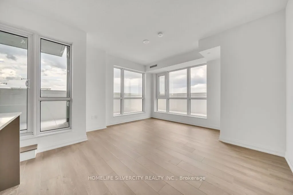 509 Dundas Street W, #317
