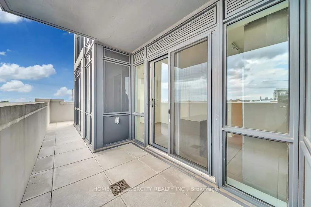 509 Dundas Street W, #317