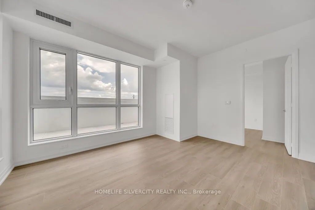 509 Dundas Street W, #317