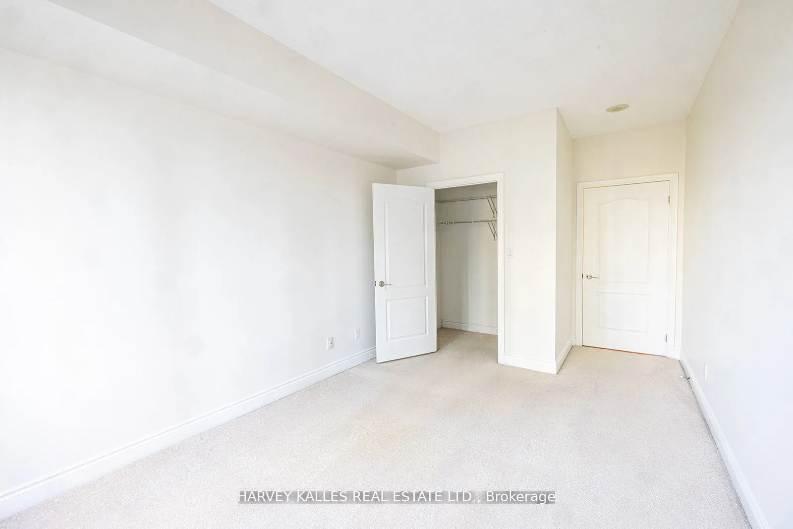 2 Aberfoyle Crescent, #412