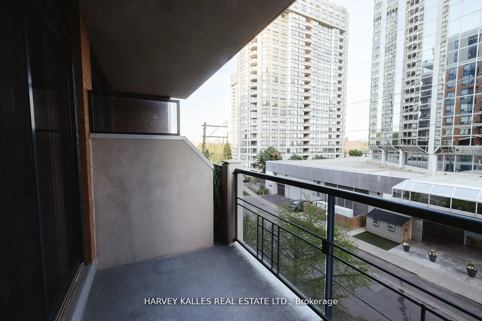 2 Aberfoyle Crescent, #412