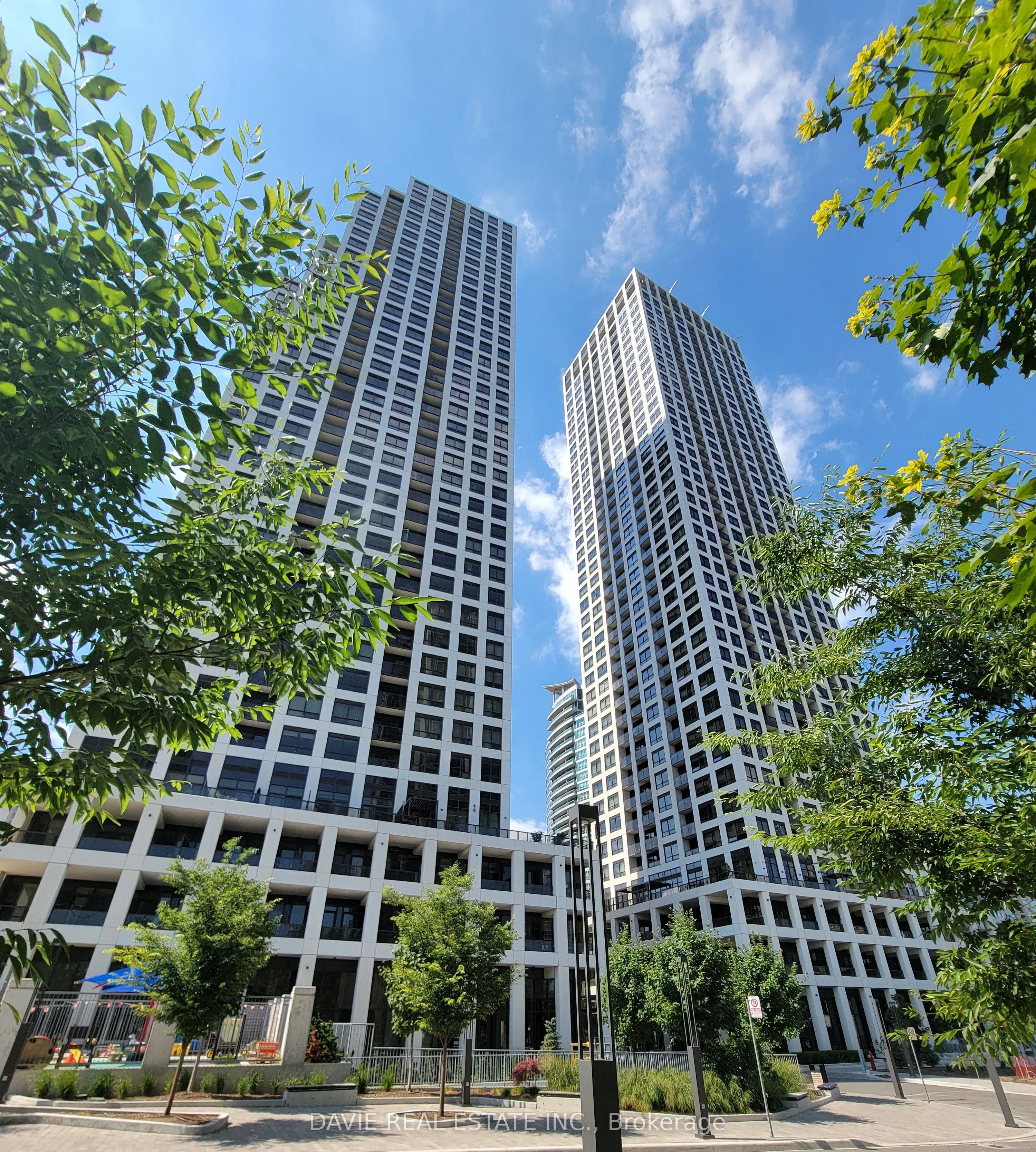 30 Elm Drive W, #3502