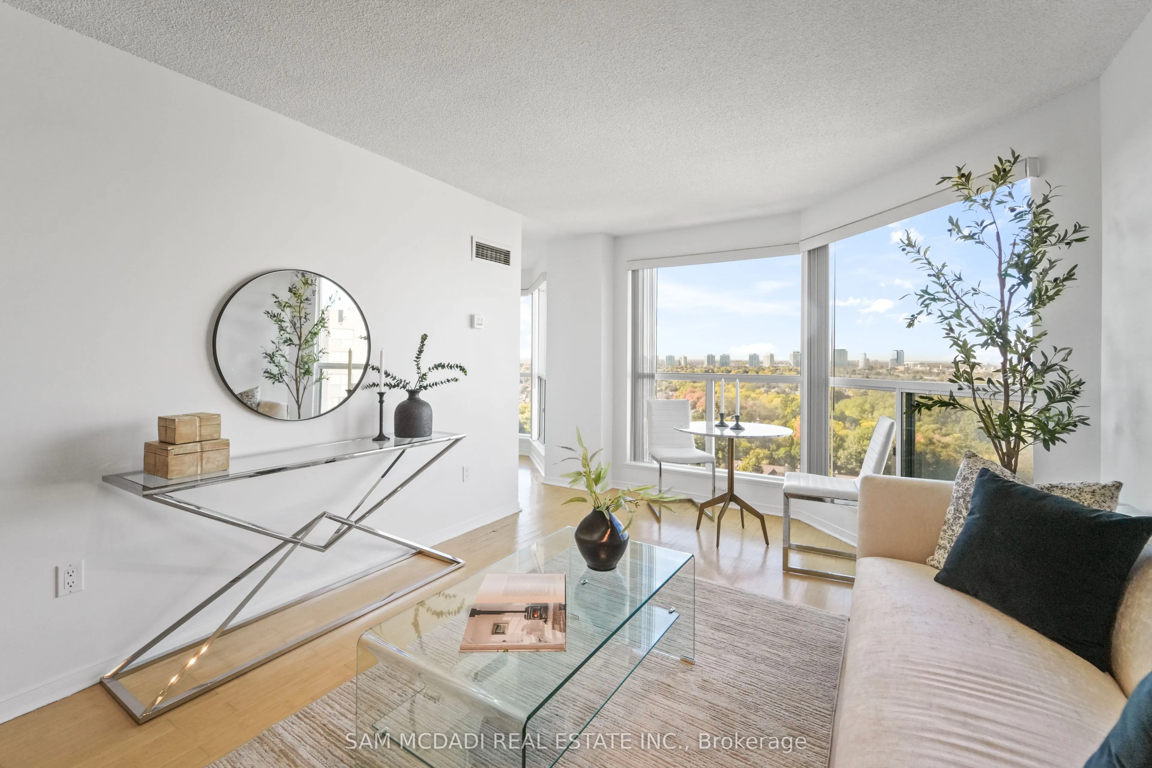 2177 Burnhamthorpe Road W, #1807
