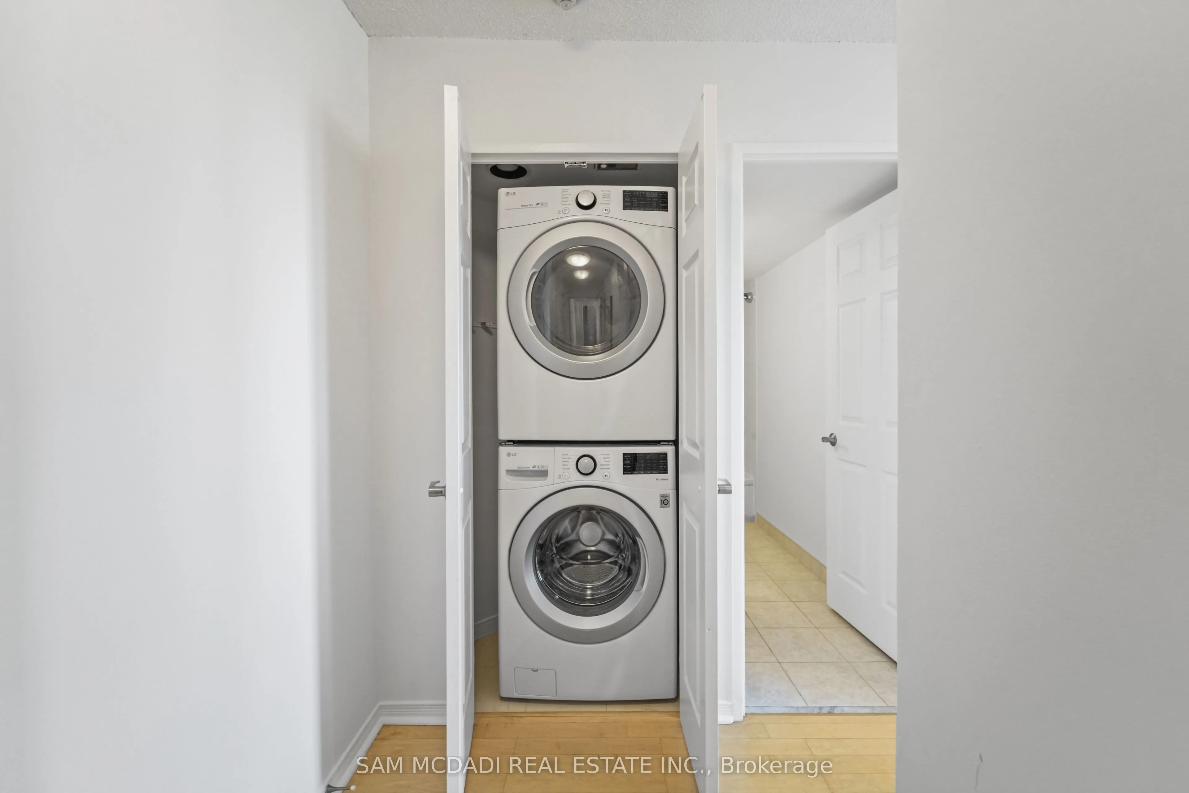 2177 Burnhamthorpe Road W, #1807