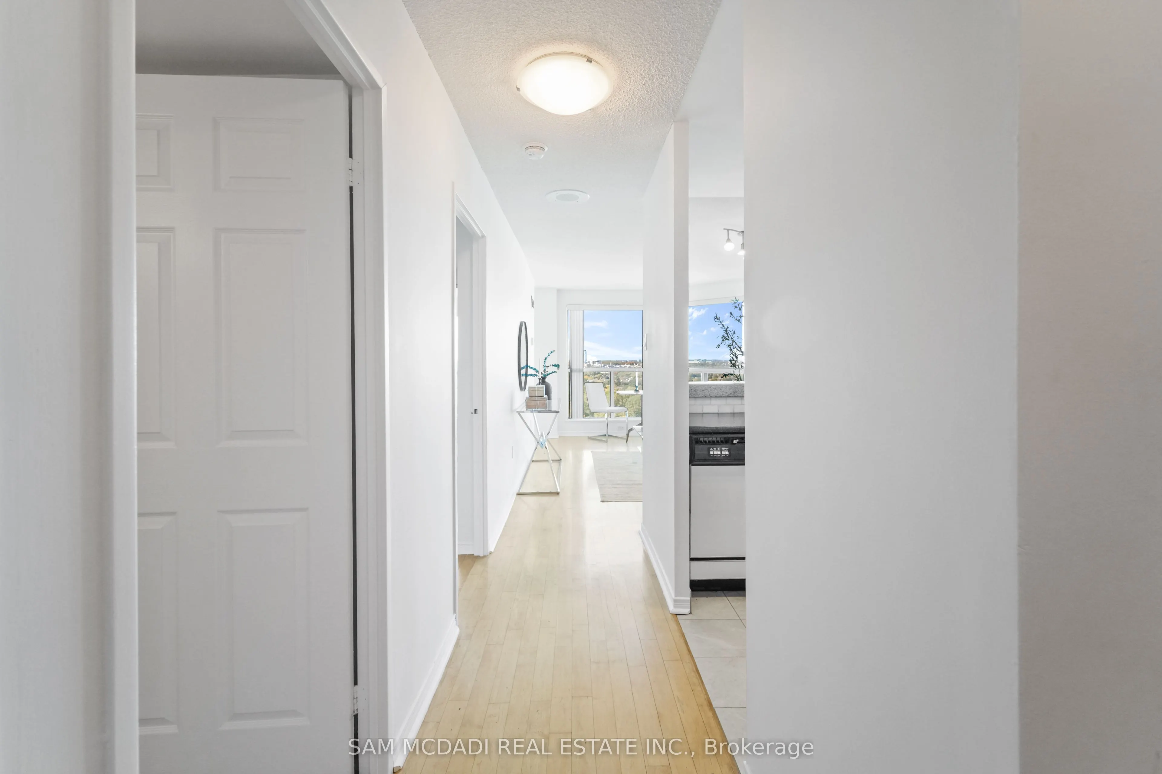 2177 Burnhamthorpe Road W, #1807