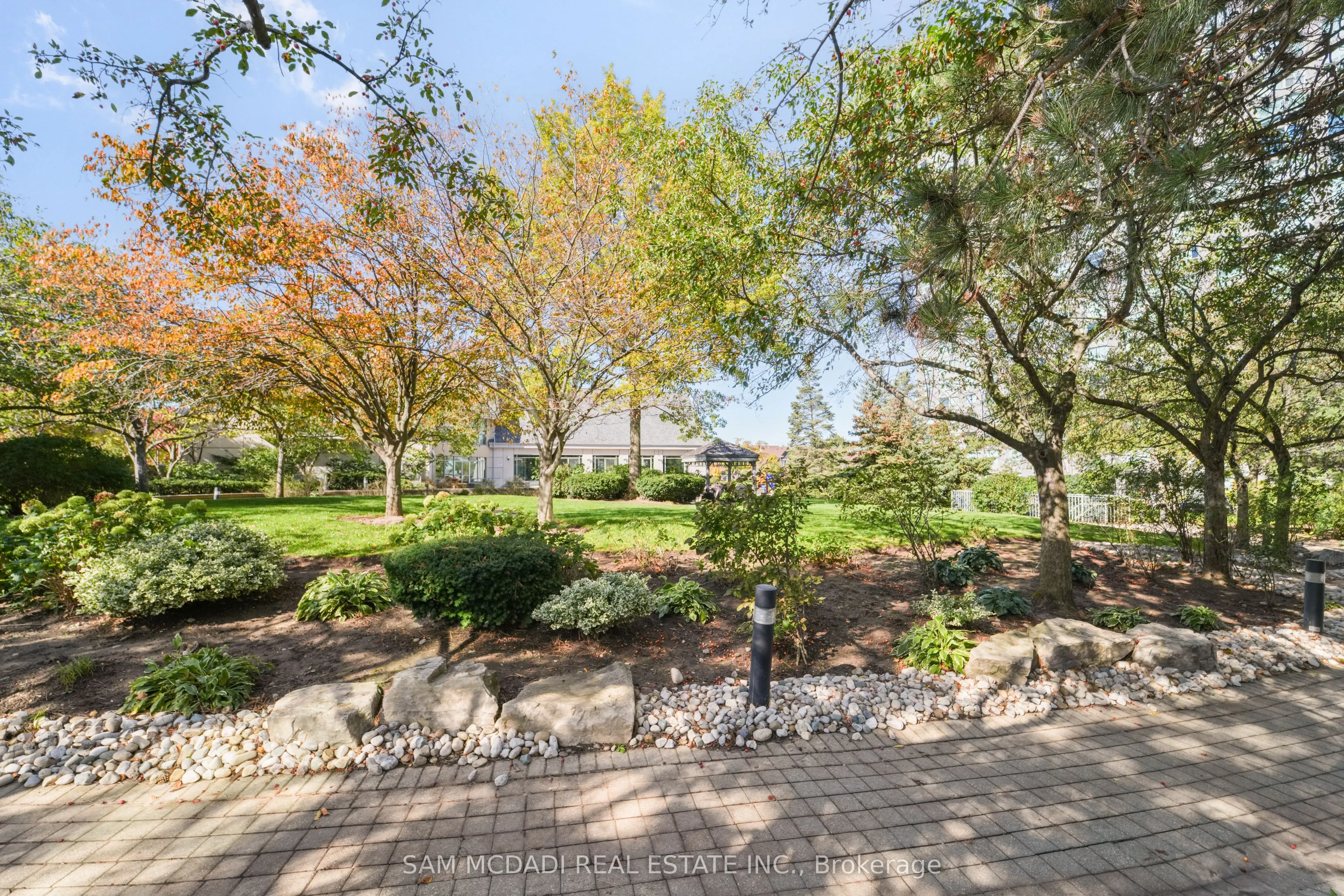 2177 Burnhamthorpe Road W, #1807