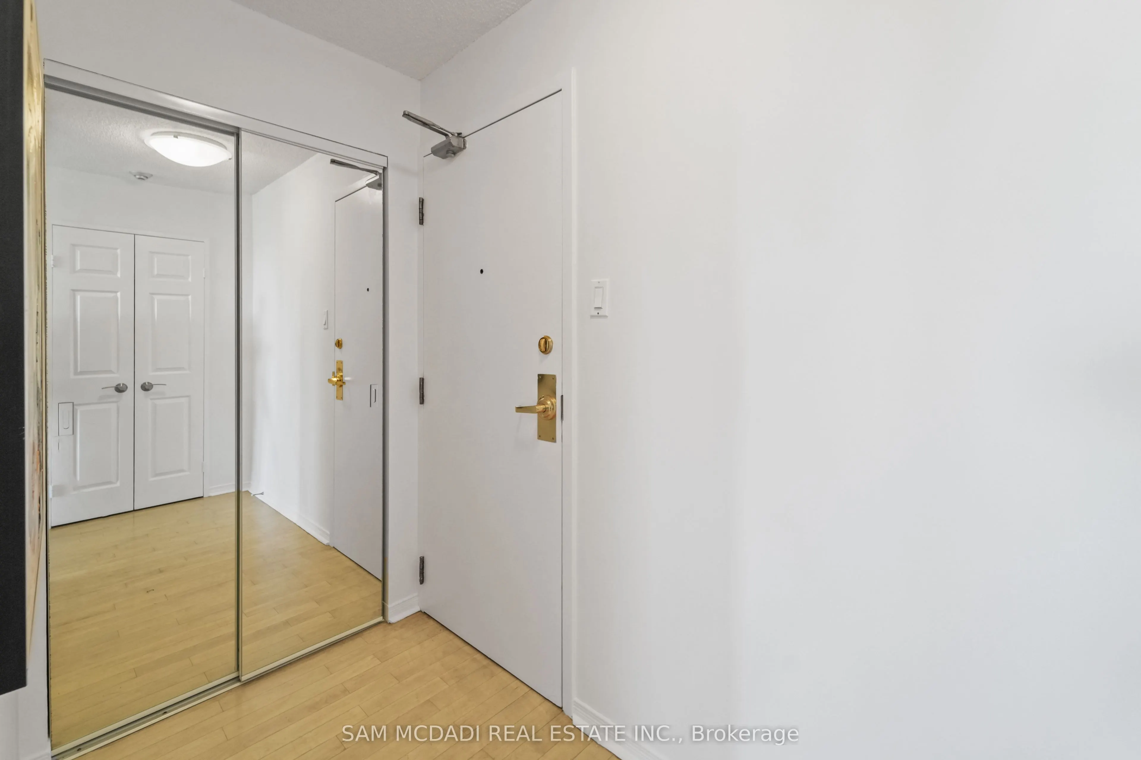 2177 Burnhamthorpe Road W, #1807