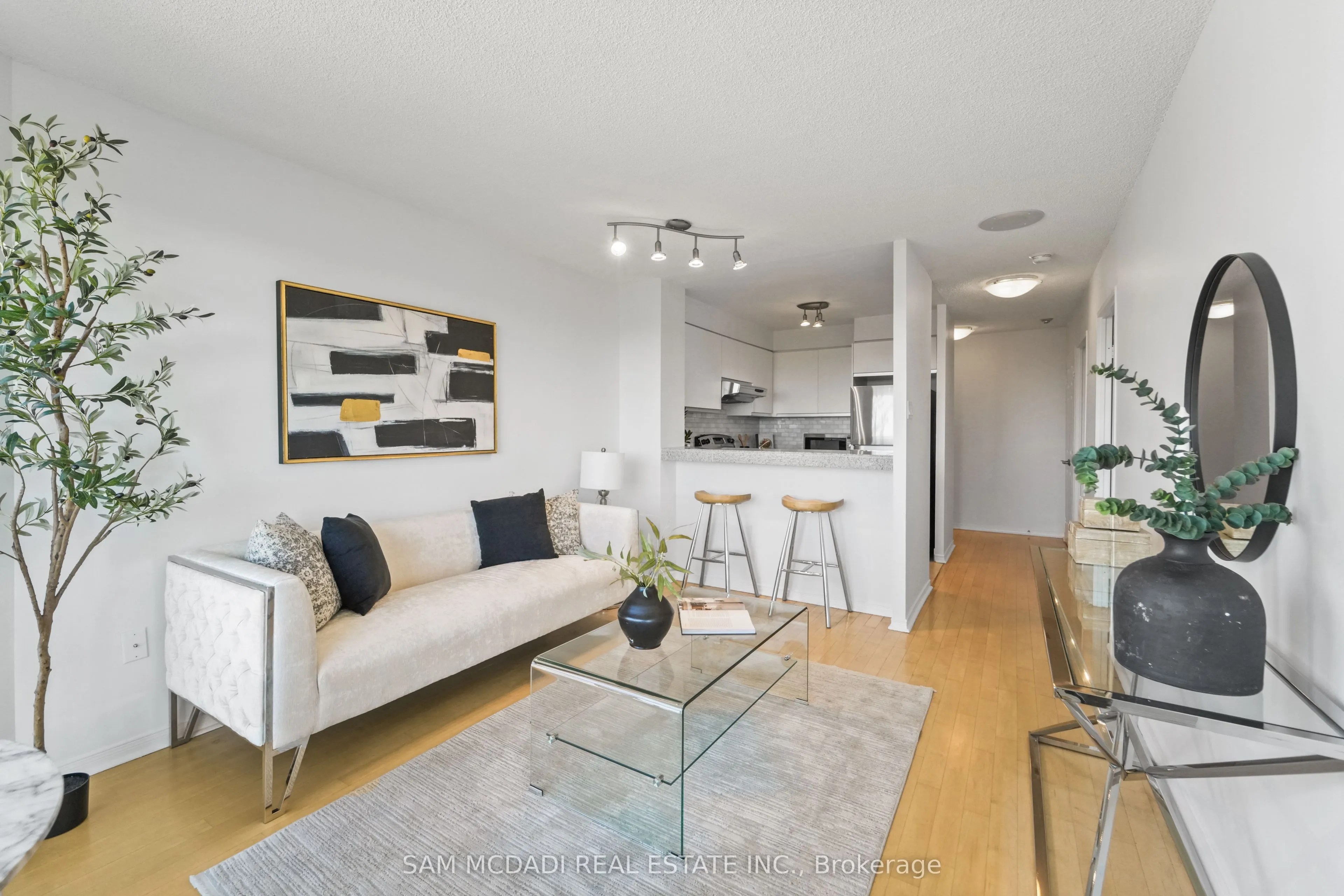 2177 Burnhamthorpe Road W, #1807