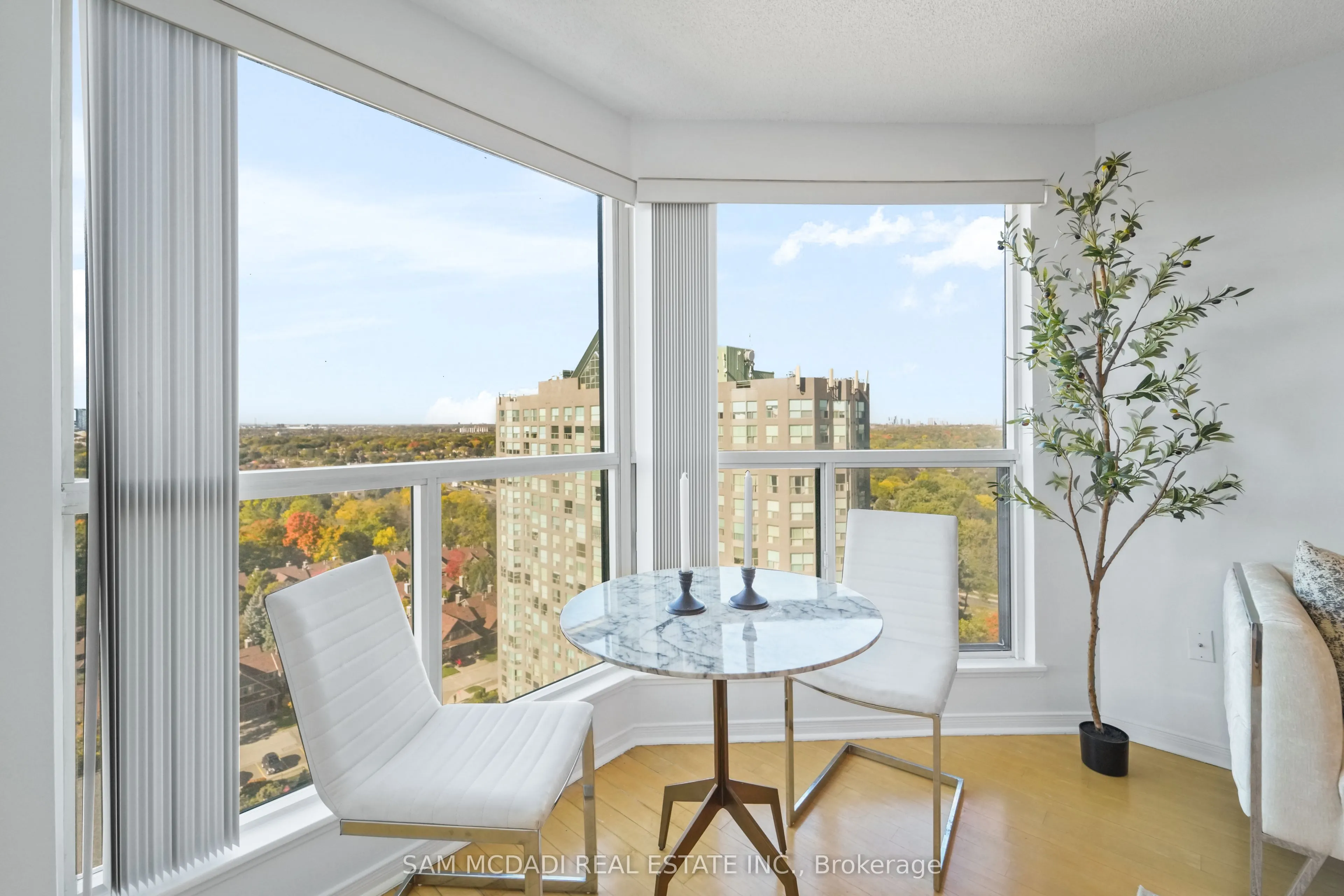 2177 Burnhamthorpe Road W, #1807