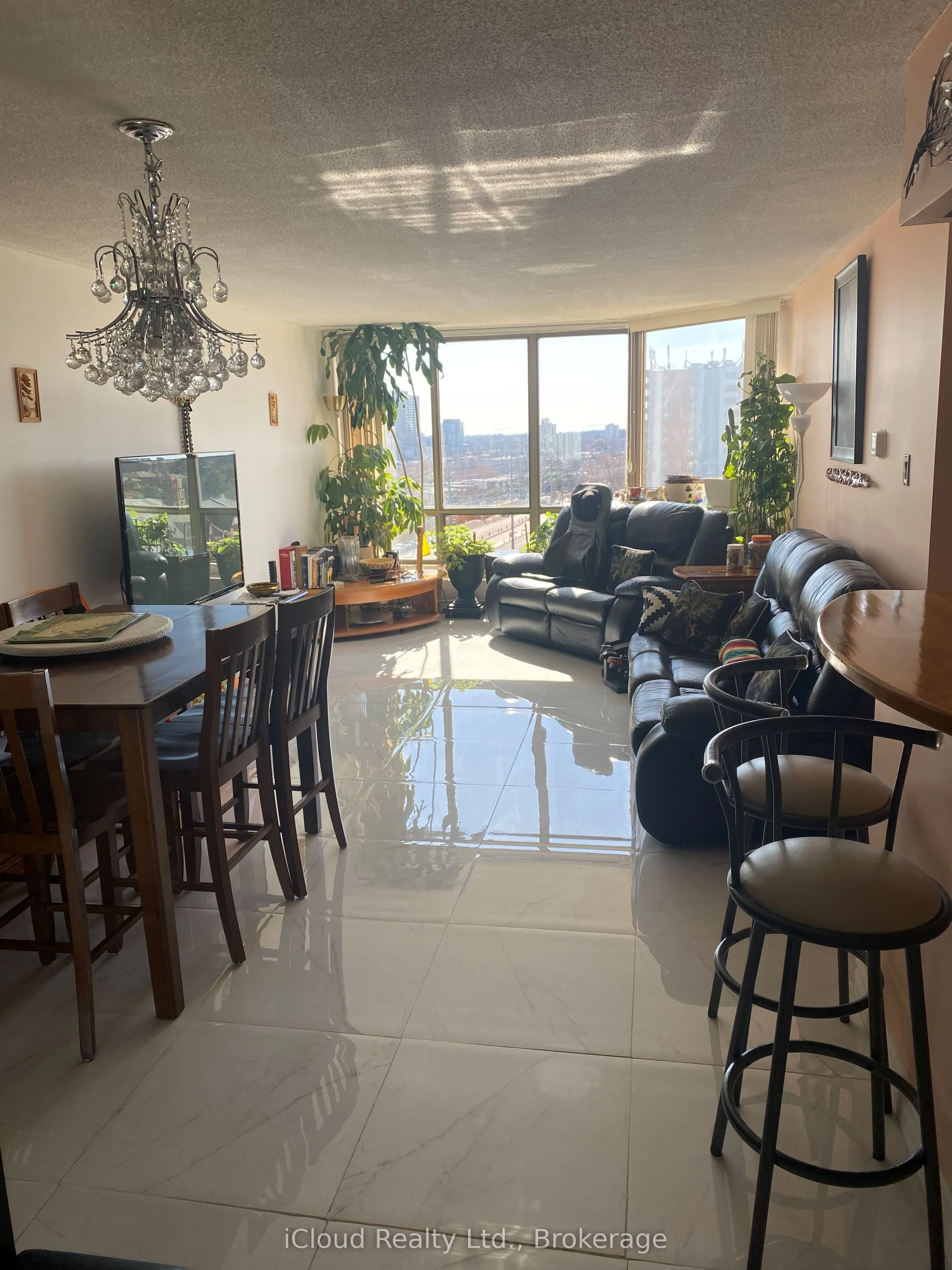 25 Fairview Road W, #1004