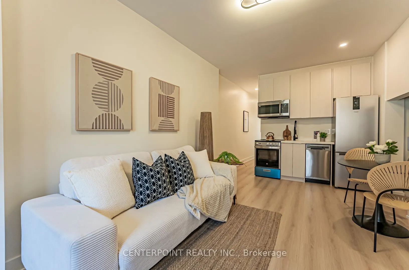 20 Roblocke Avenue, #Main