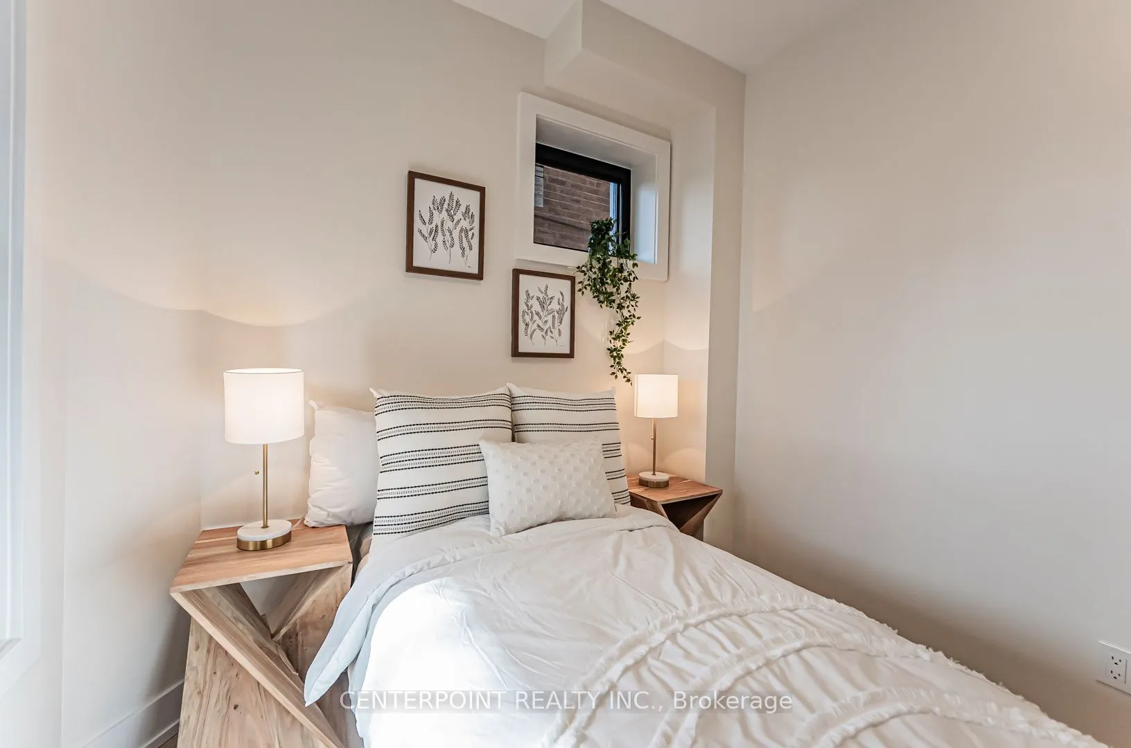 20 Roblocke Avenue, #Main
