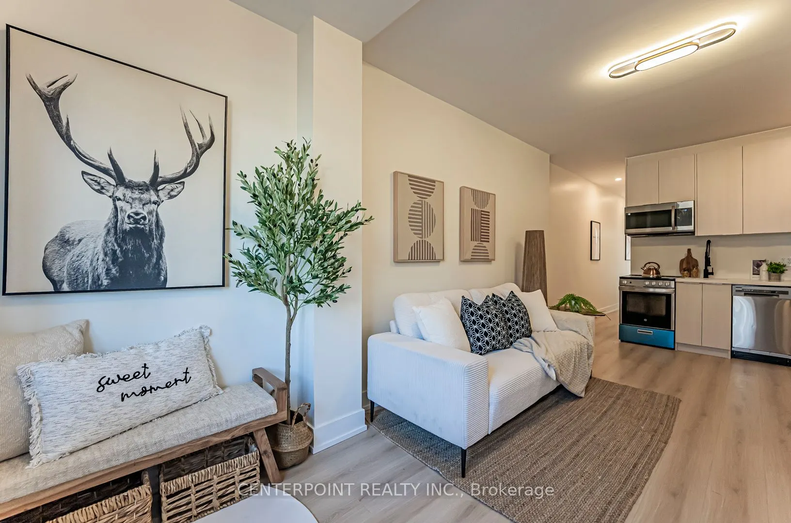 20 Roblocke Avenue, #Main