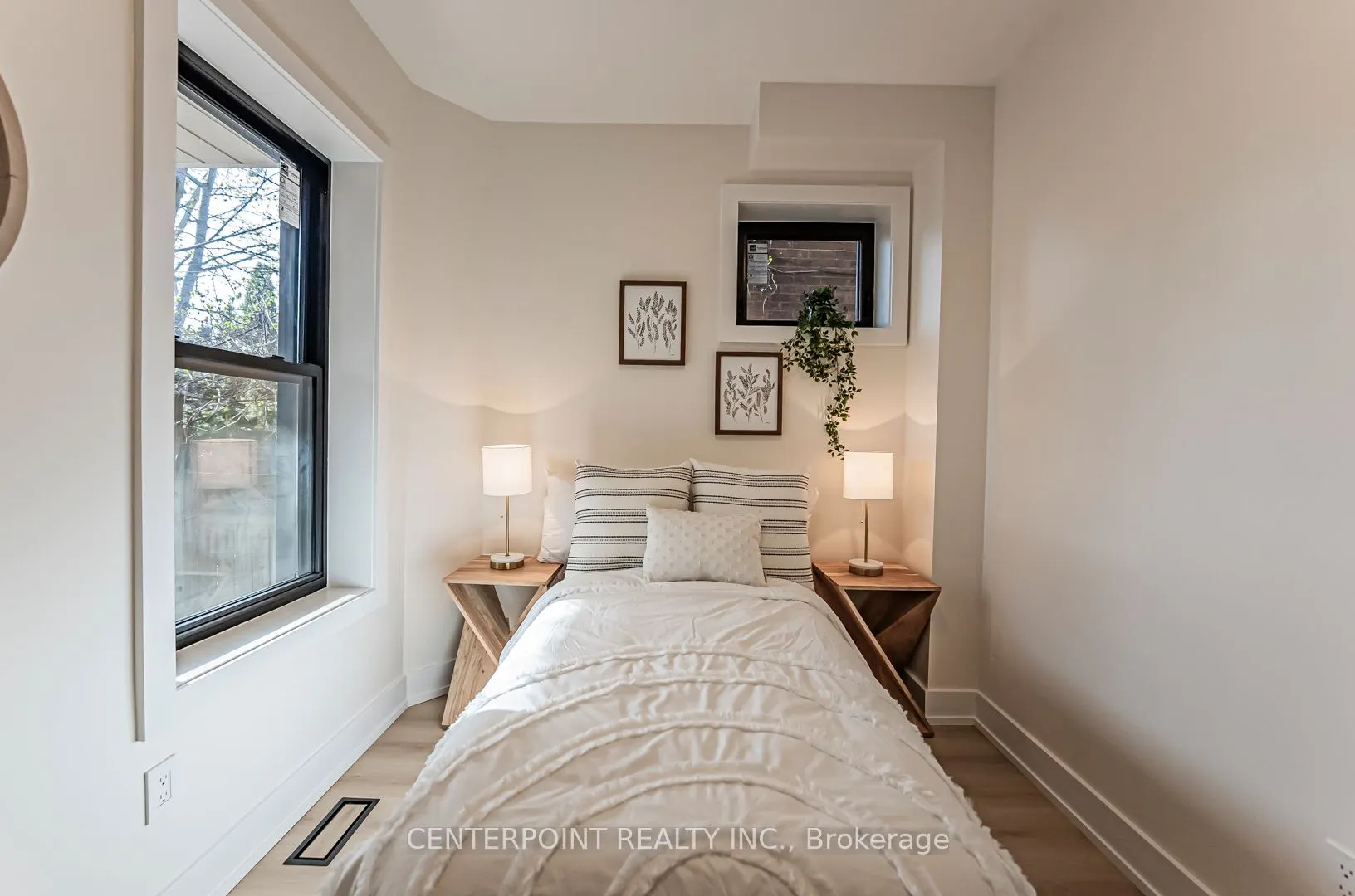20 Roblocke Avenue, #Main