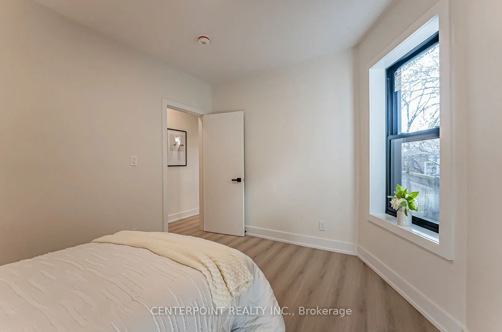 20 Roblocke Avenue, #Main