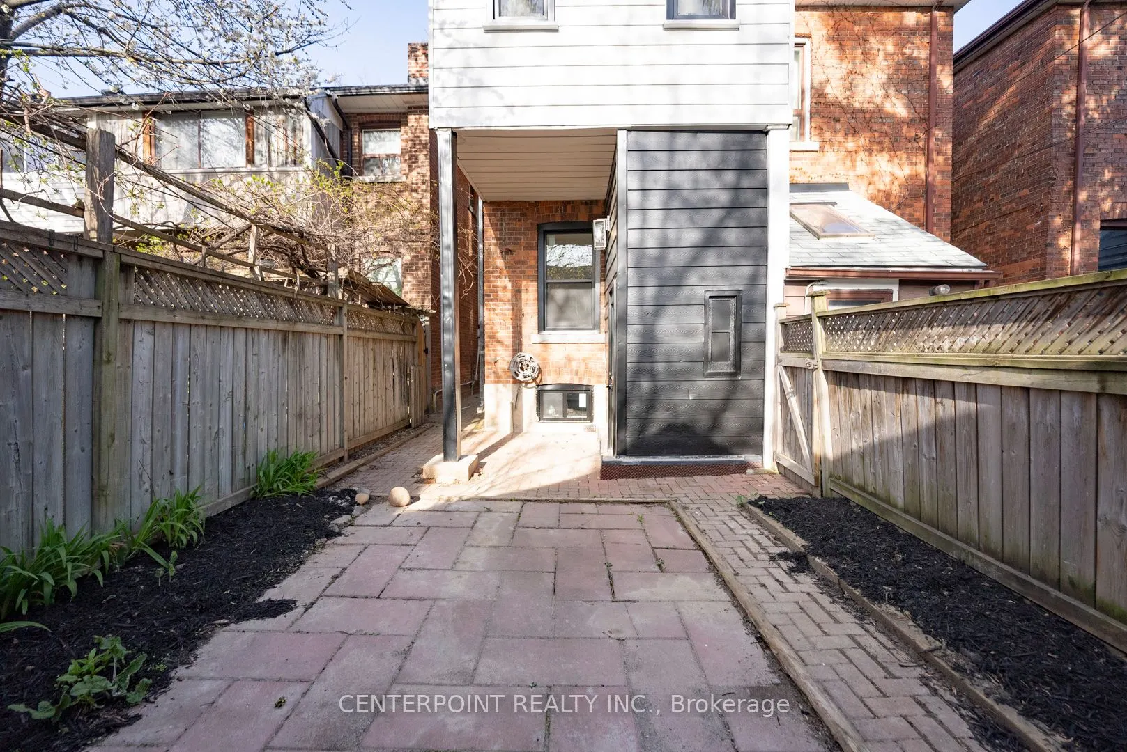 20 Roblocke Avenue, #Main