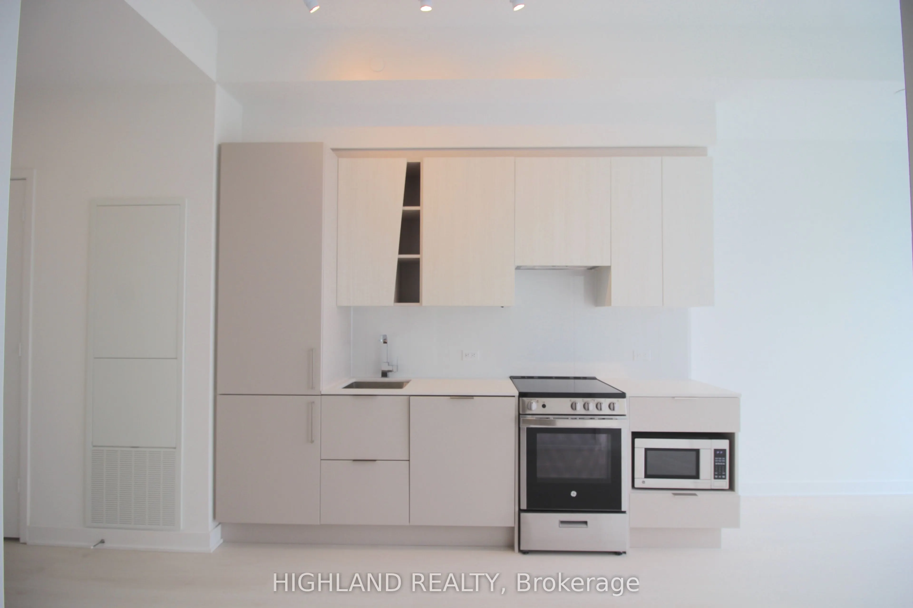 3900 Confederation Parkway, #1212