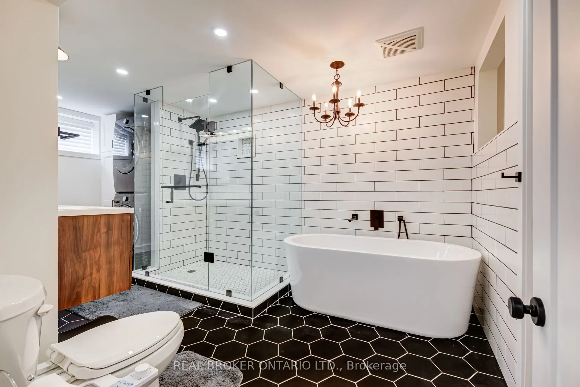 186 Jeffrey Avenue, #Lower