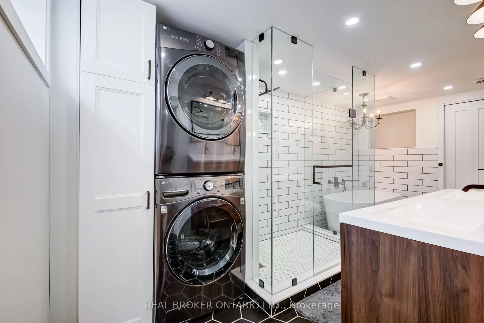 186 Jeffrey Avenue, #Lower