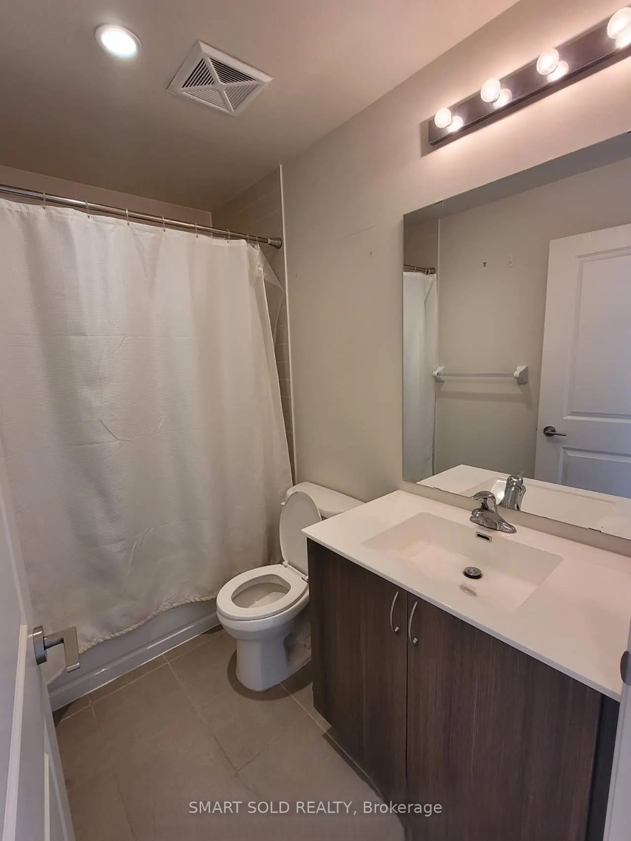 39 Annie Craig Drive, #1206