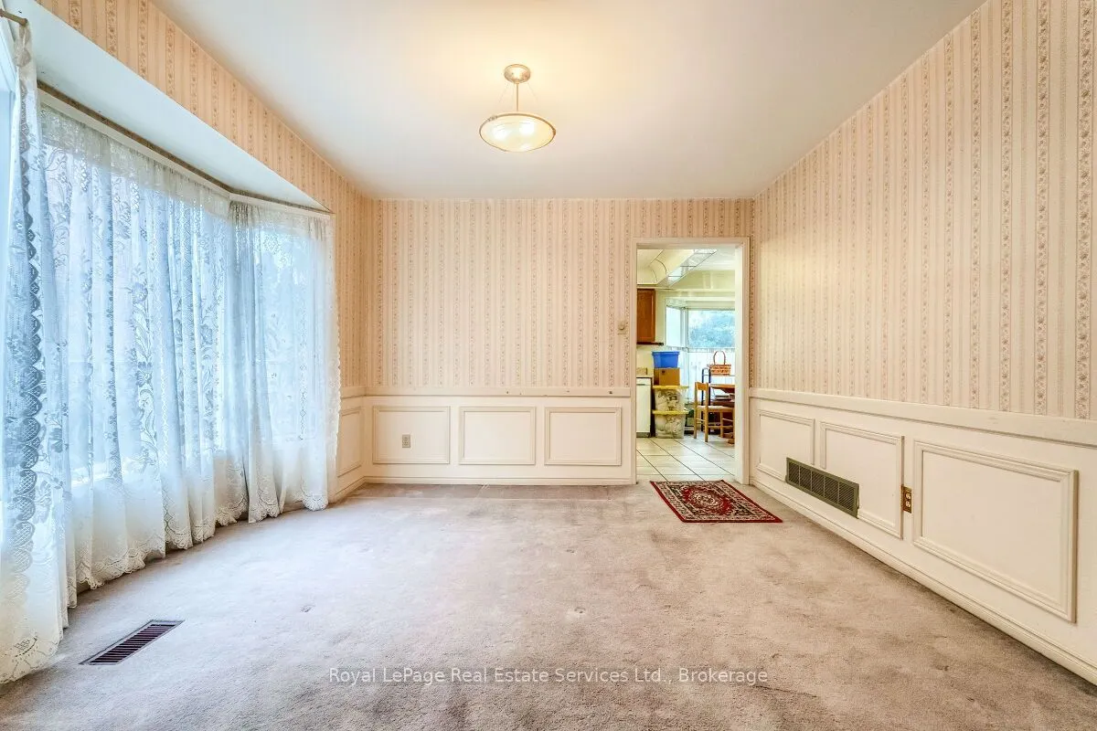 101 Waldie Road