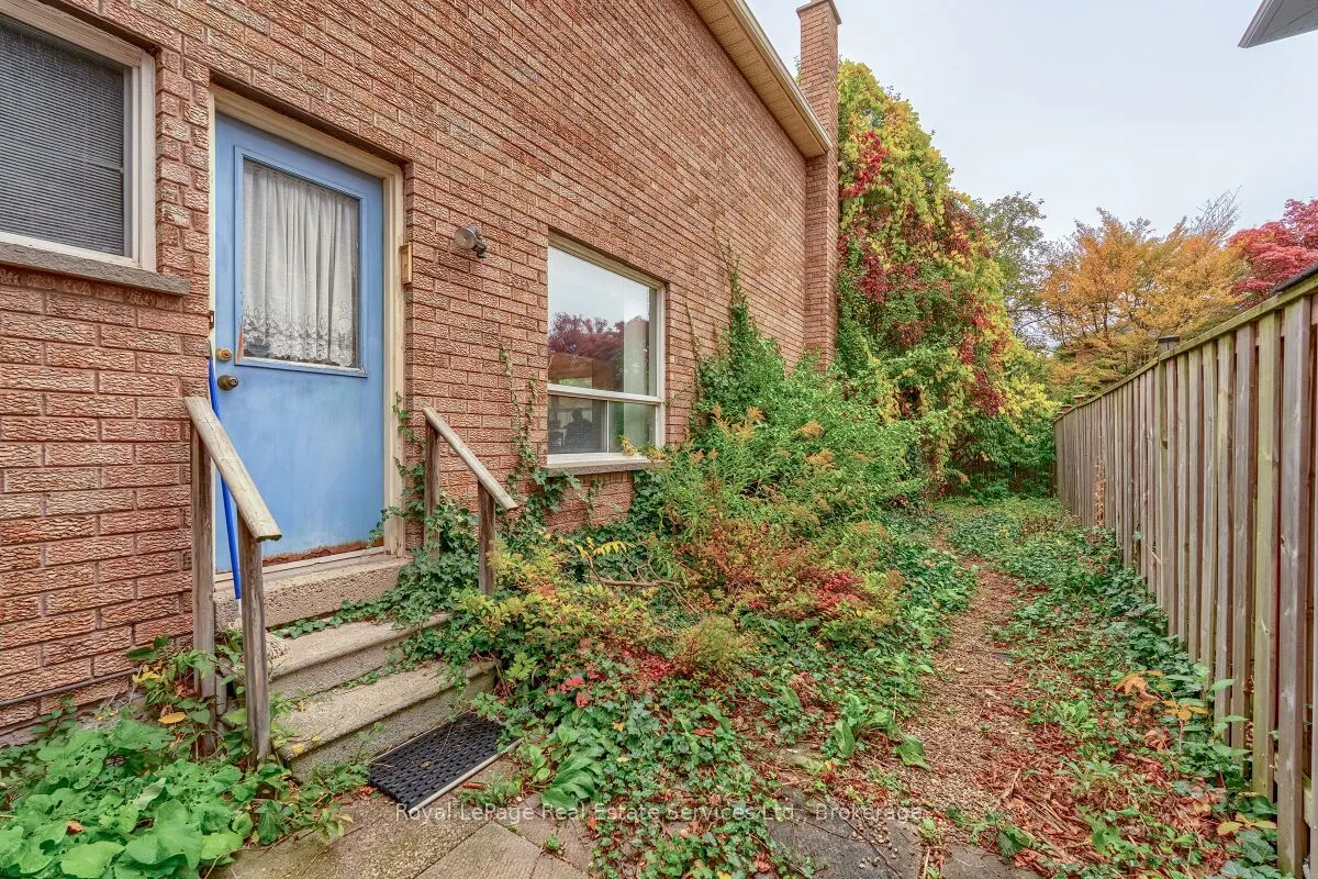 101 Waldie Road