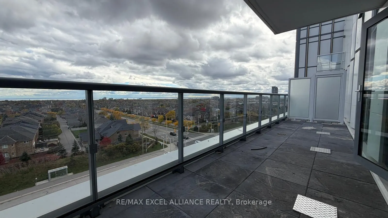 1005 Dundas Street E, #811