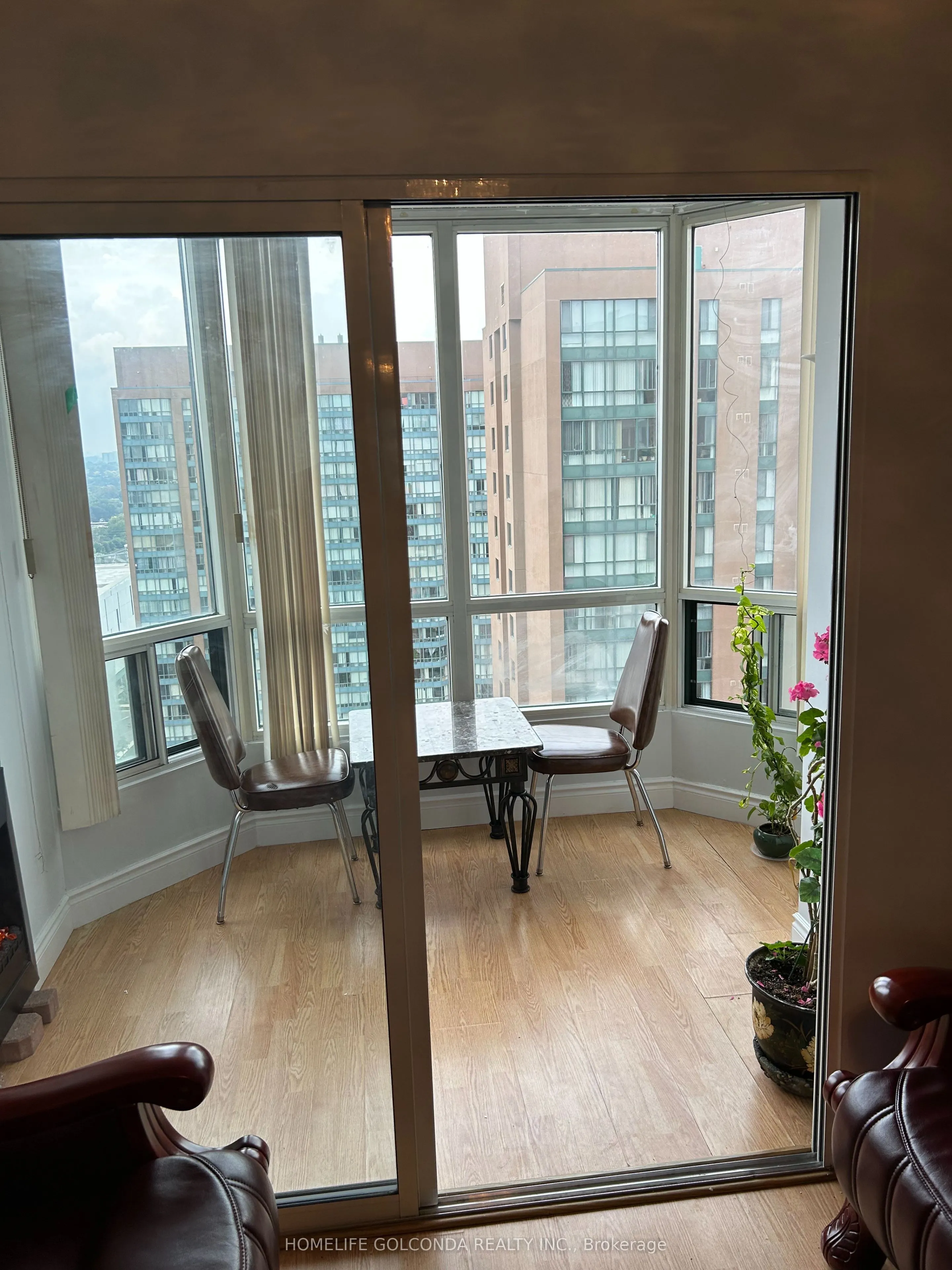 155 Hillcrest Avenue E, #2116