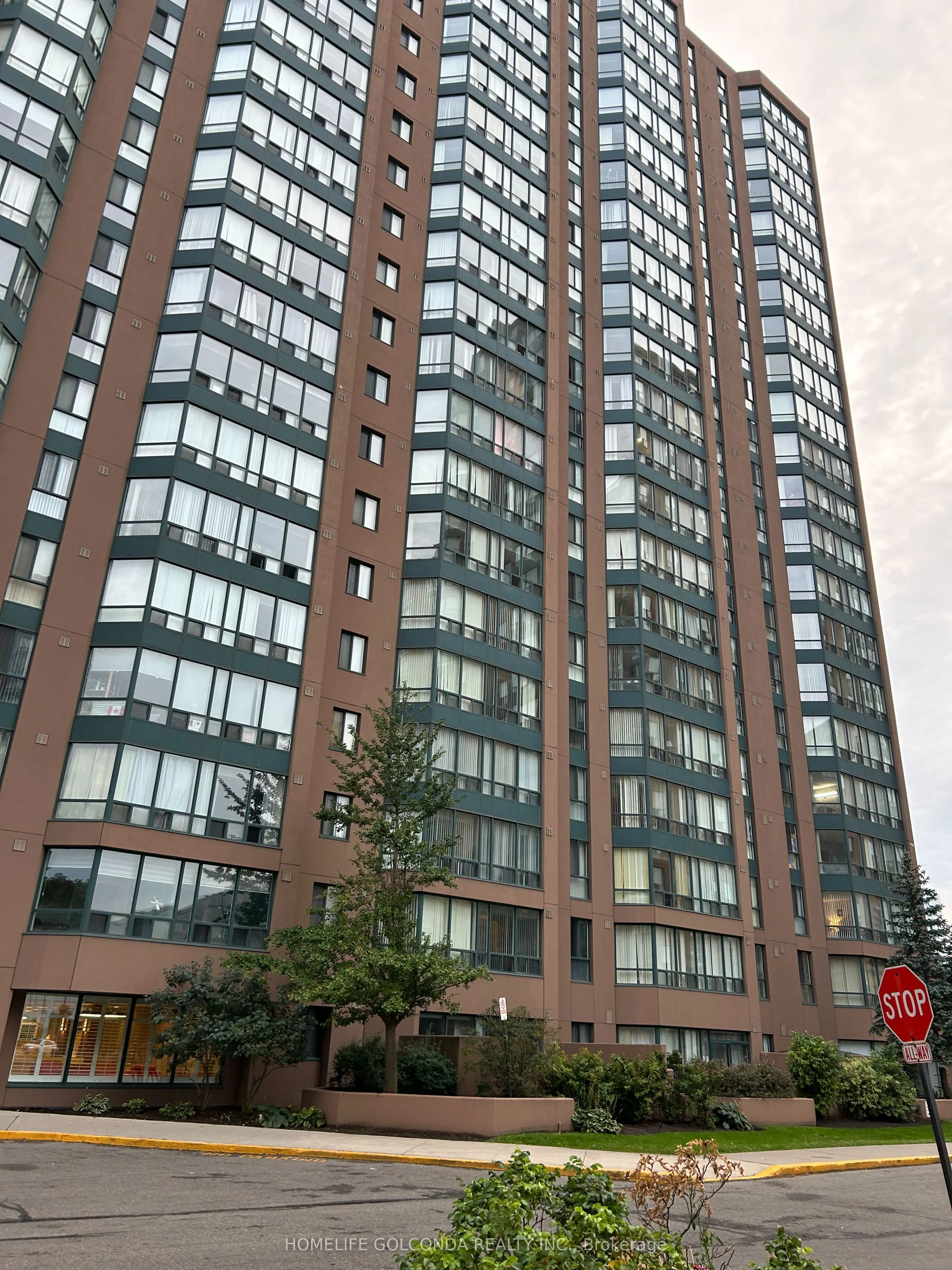 155 Hillcrest Avenue E, #2116