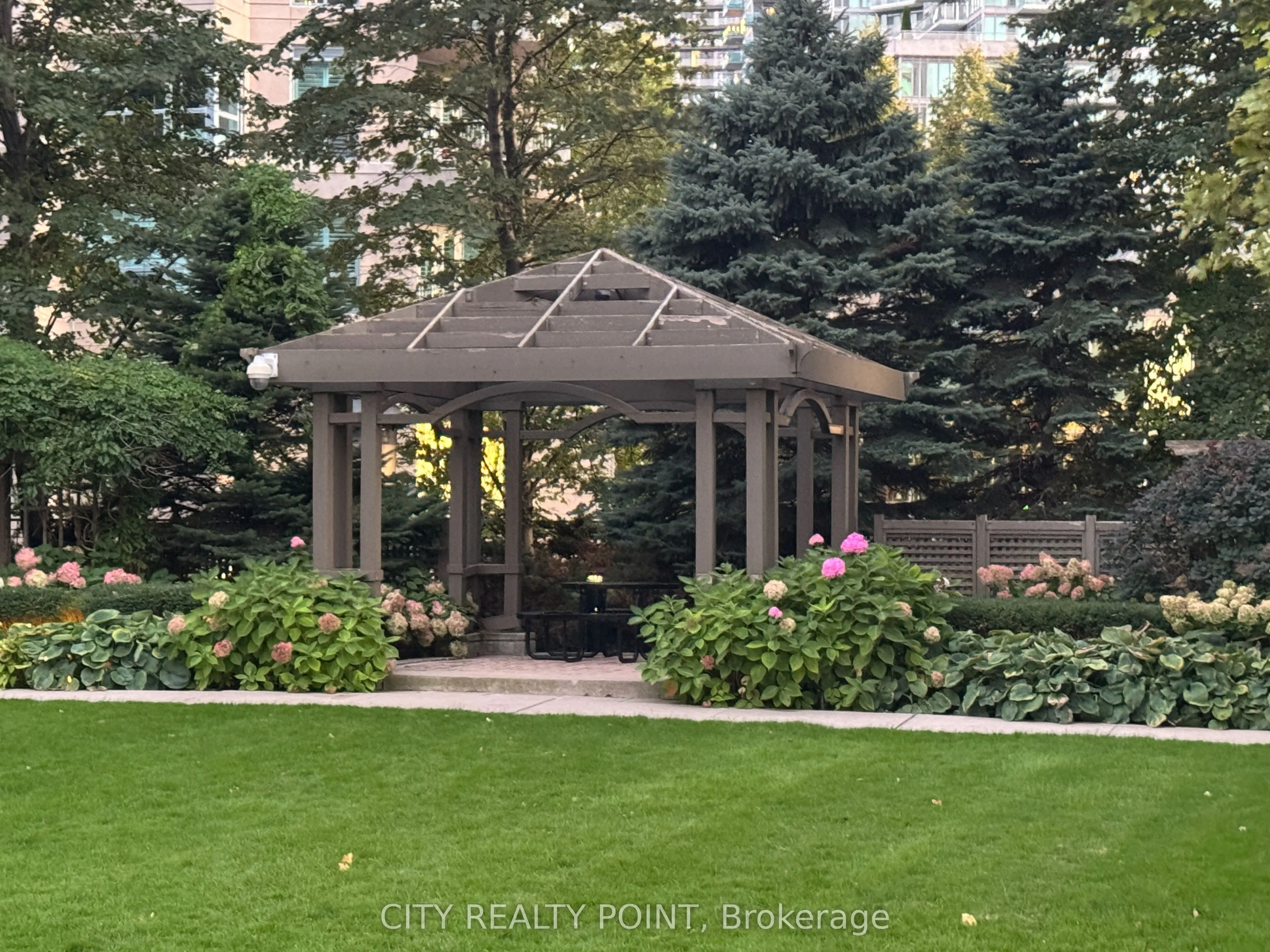 2087 Lake Shore Boulevard W, #1006
