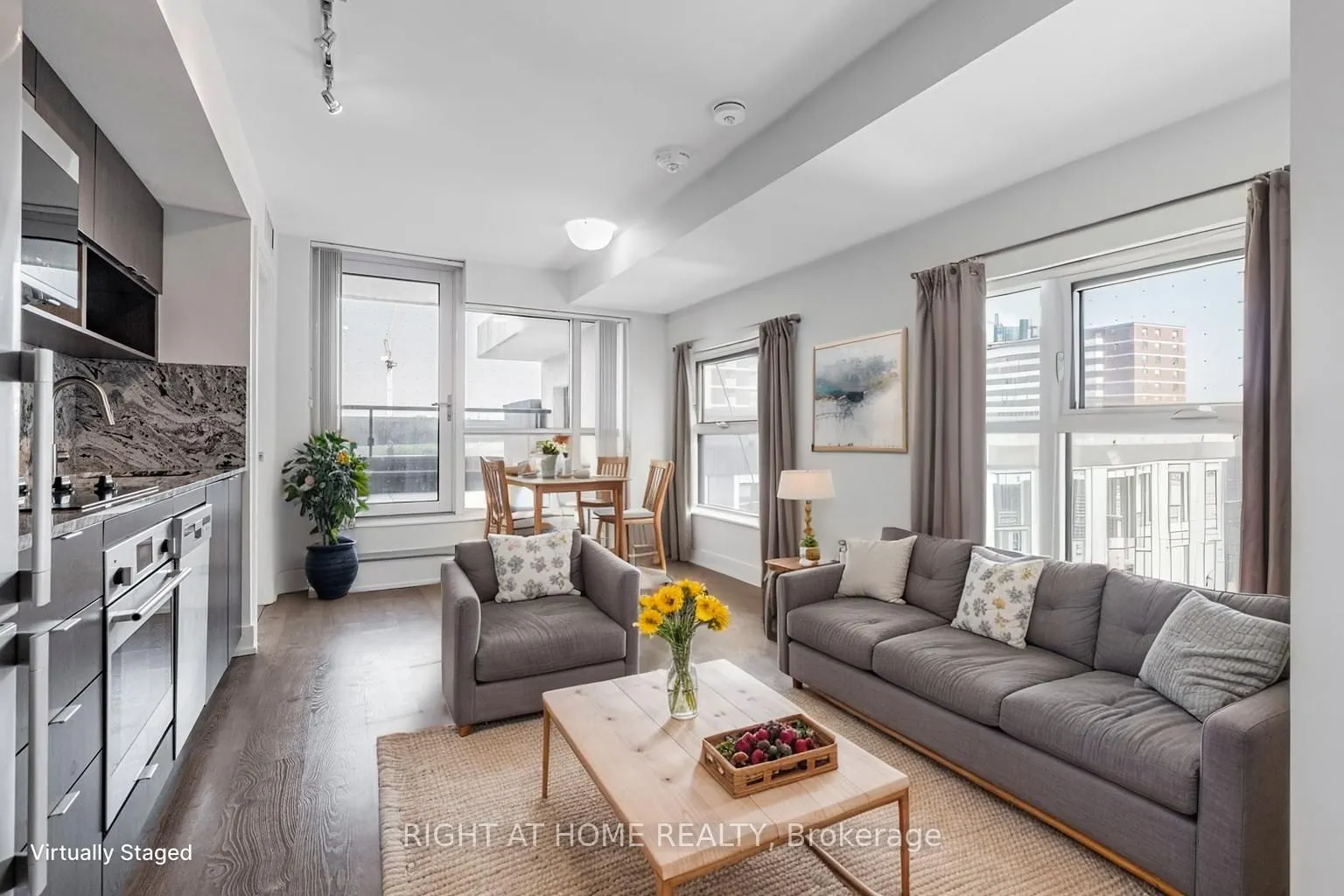 9 Mabelle Avenue, #318
