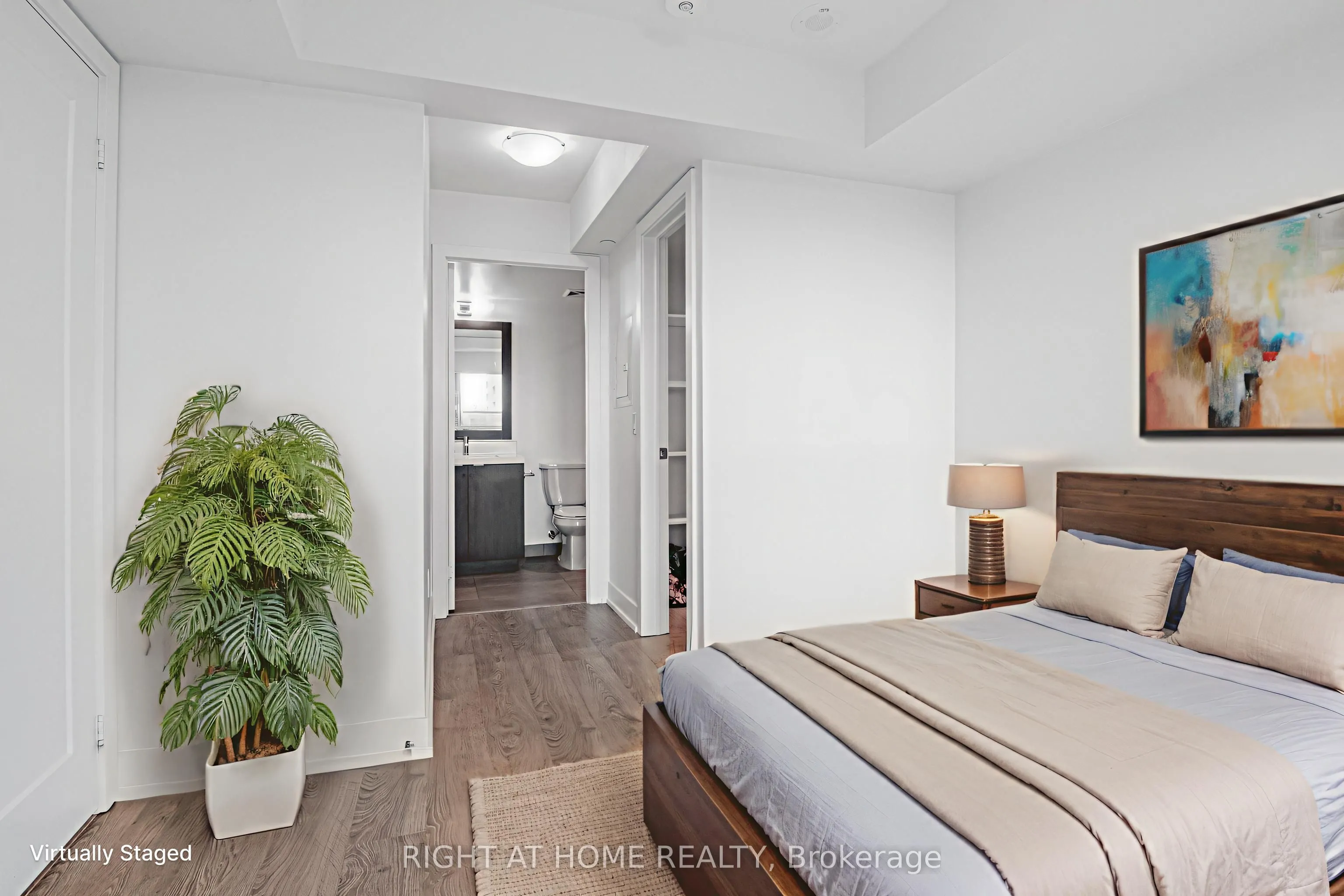 9 Mabelle Avenue, #318