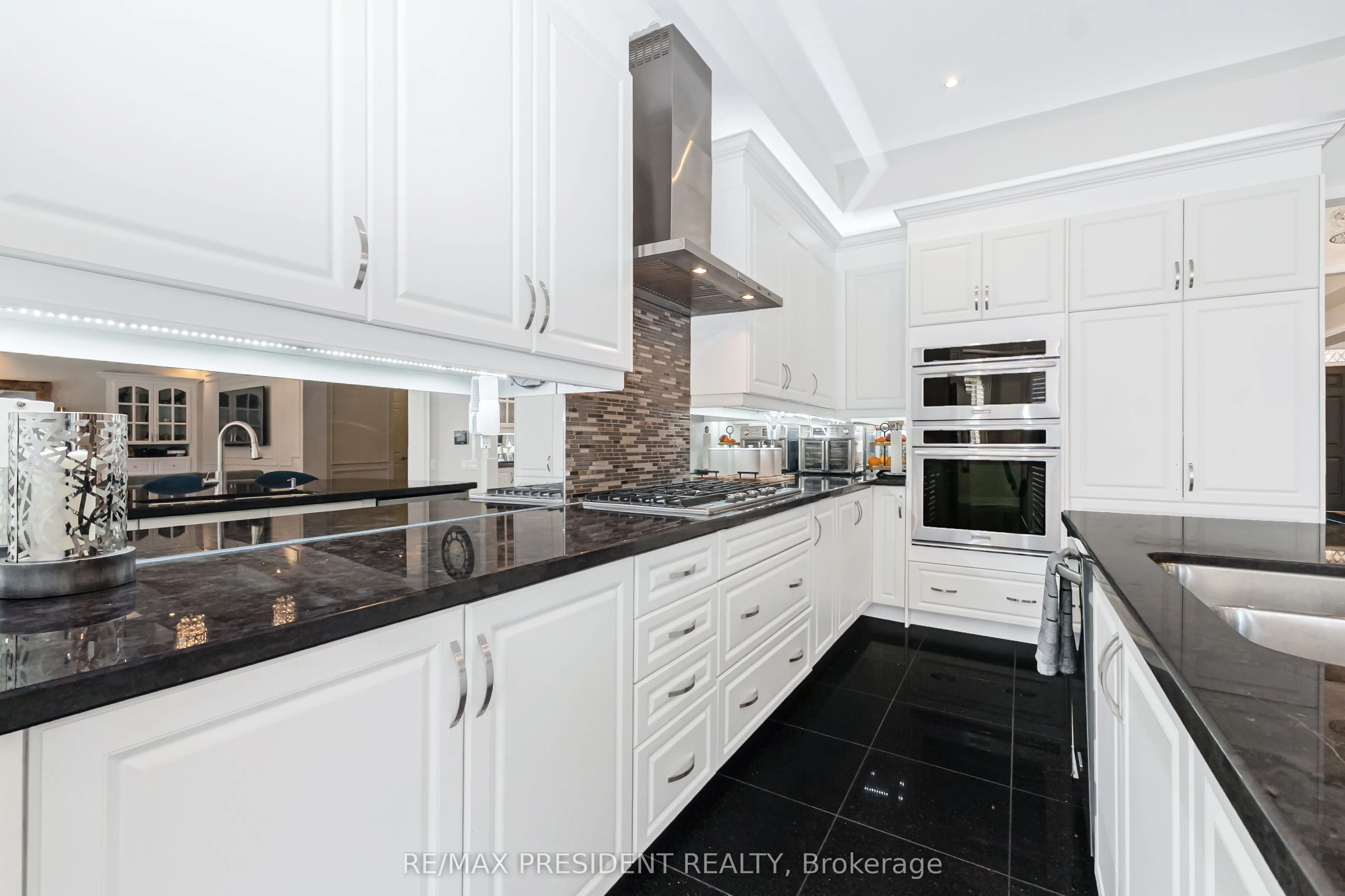 5 Sea Cliff Crescent