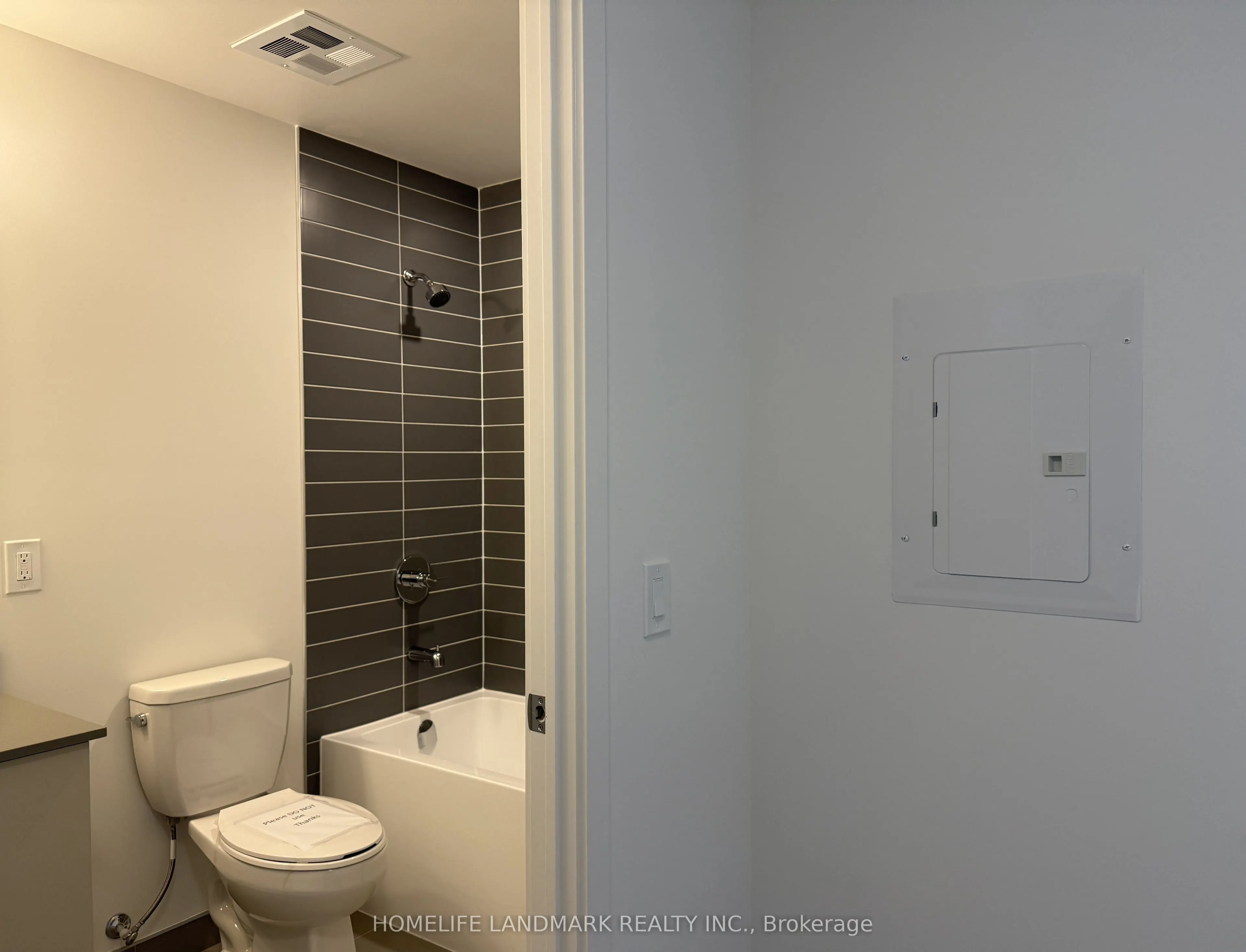 3071 Trafalgar Road, #403