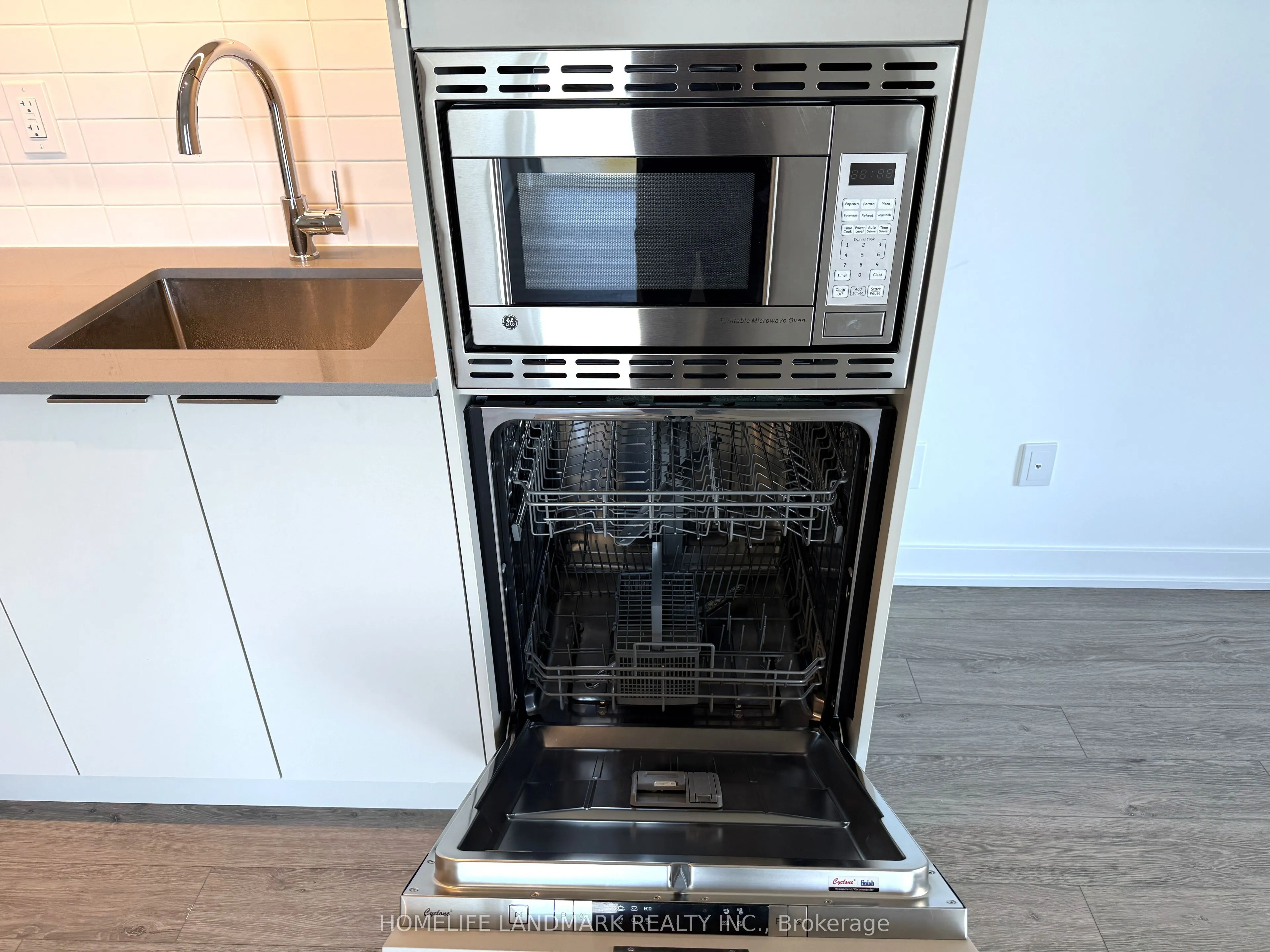 3071 Trafalgar Road, #403