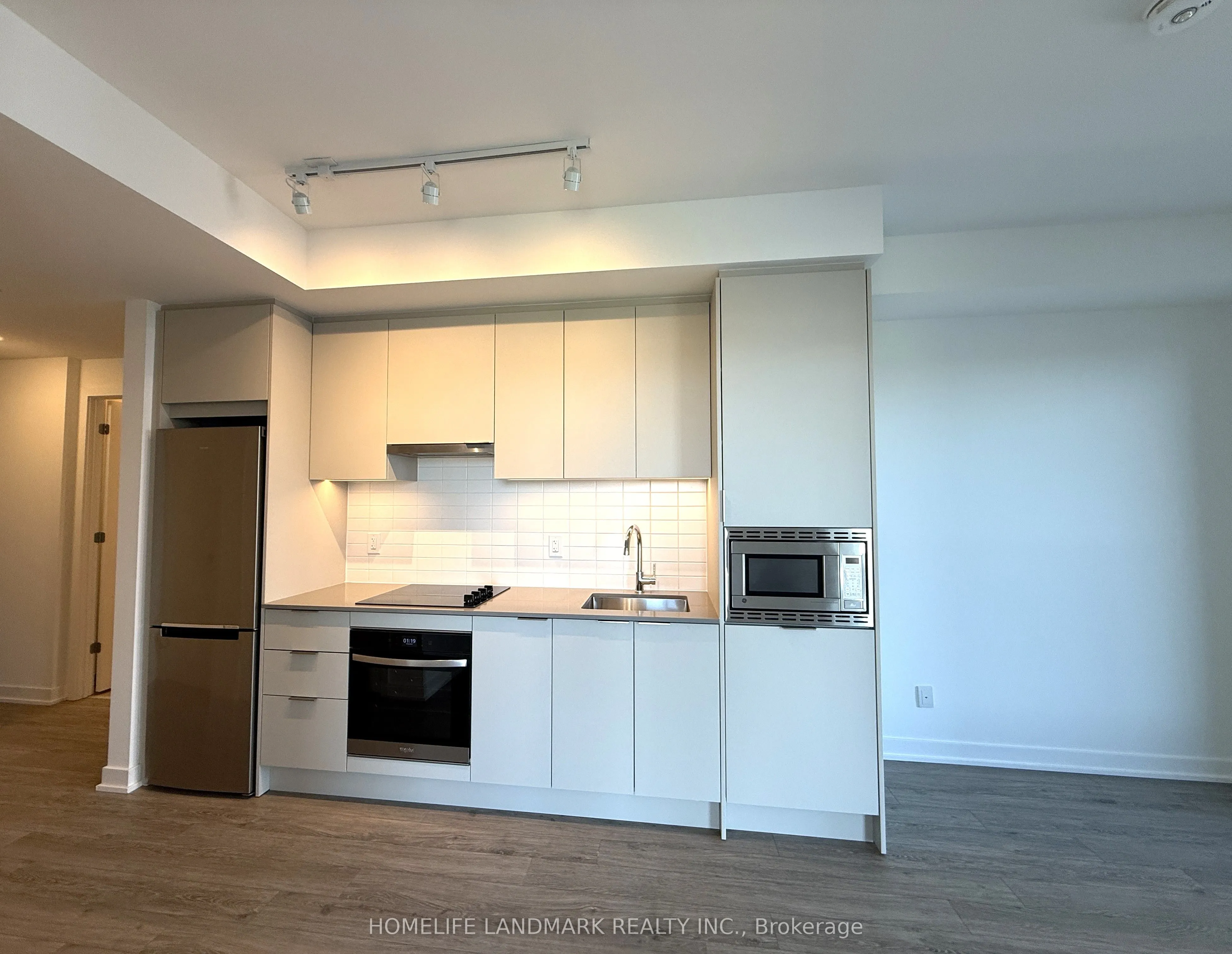 3071 Trafalgar Road, #403