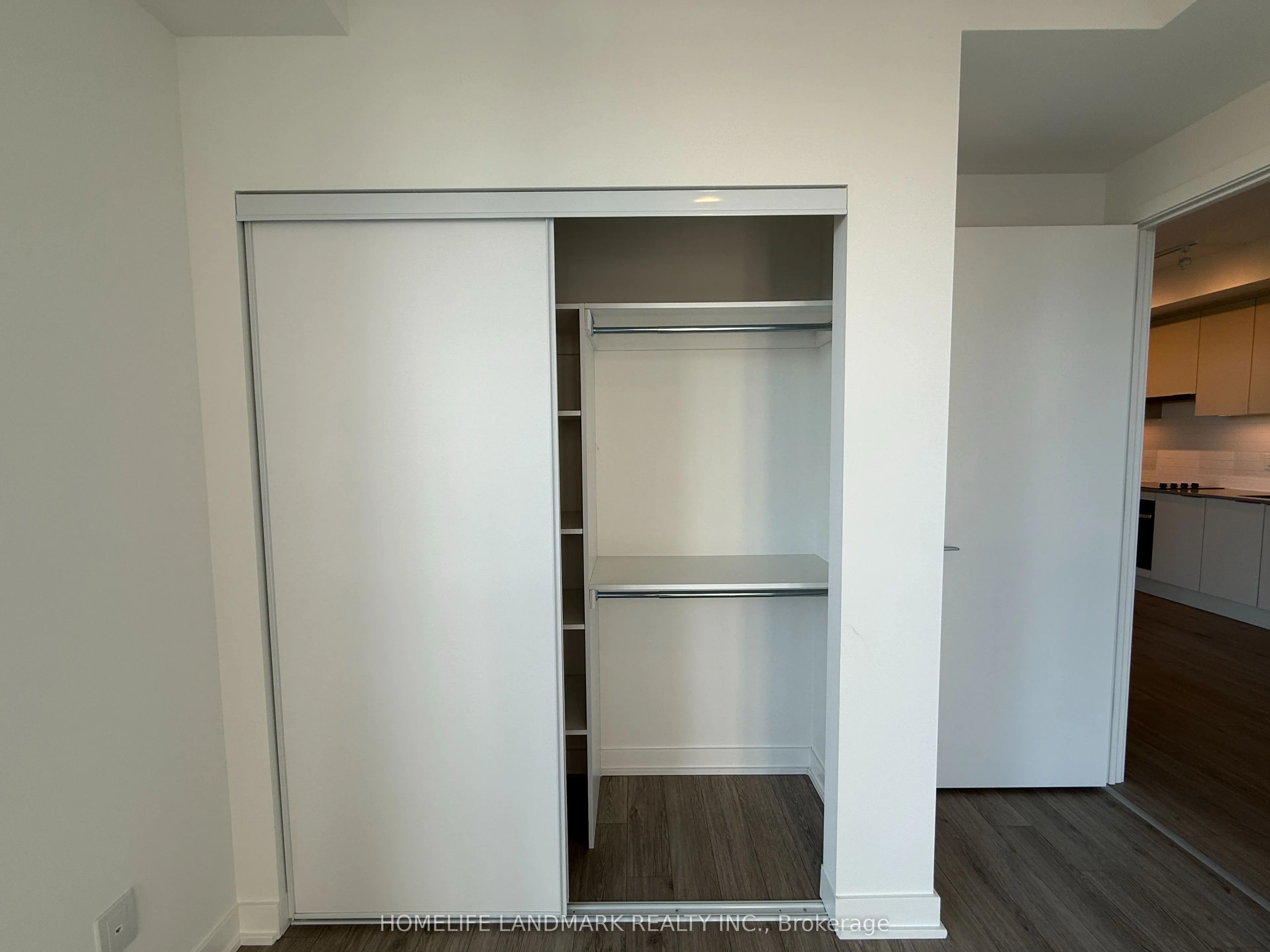3071 Trafalgar Road, #403