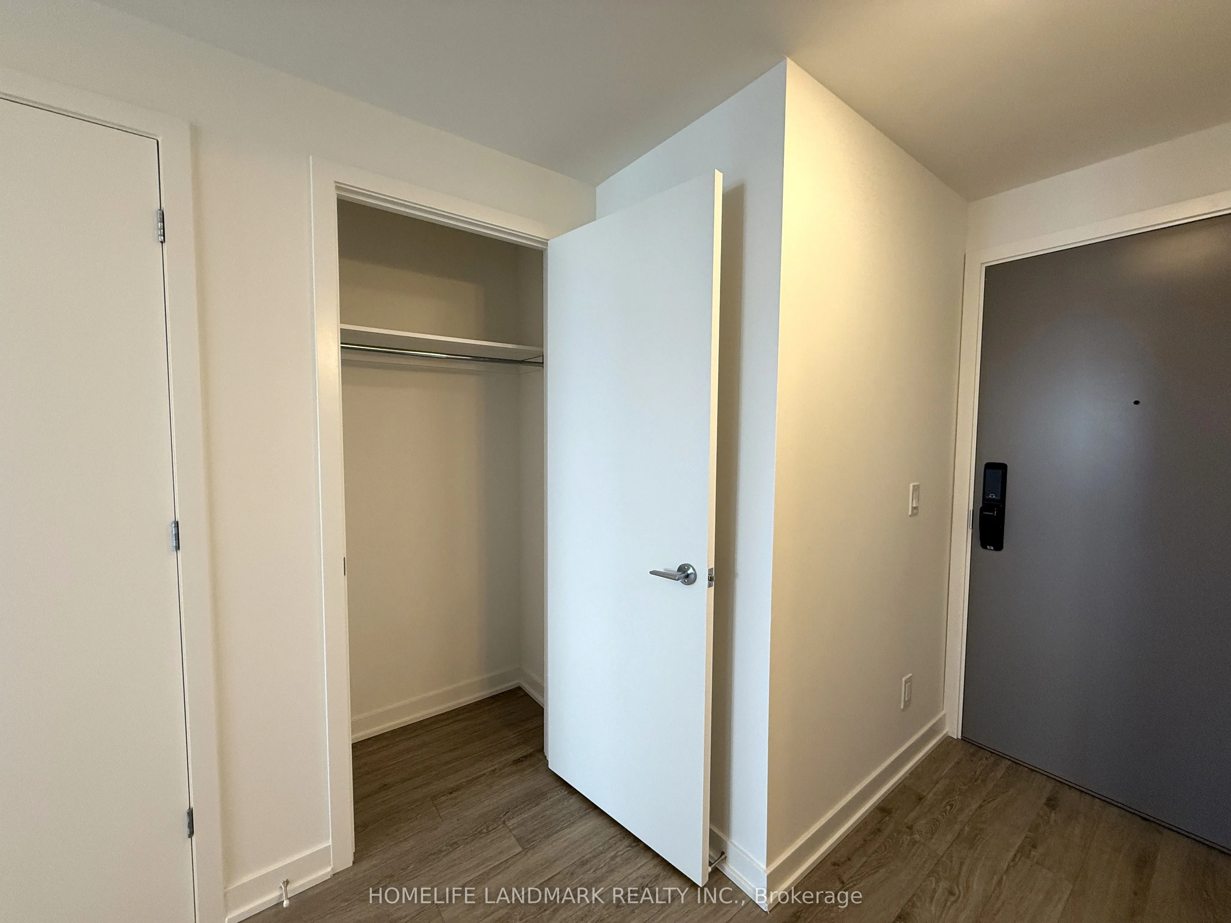 3071 Trafalgar Road, #403