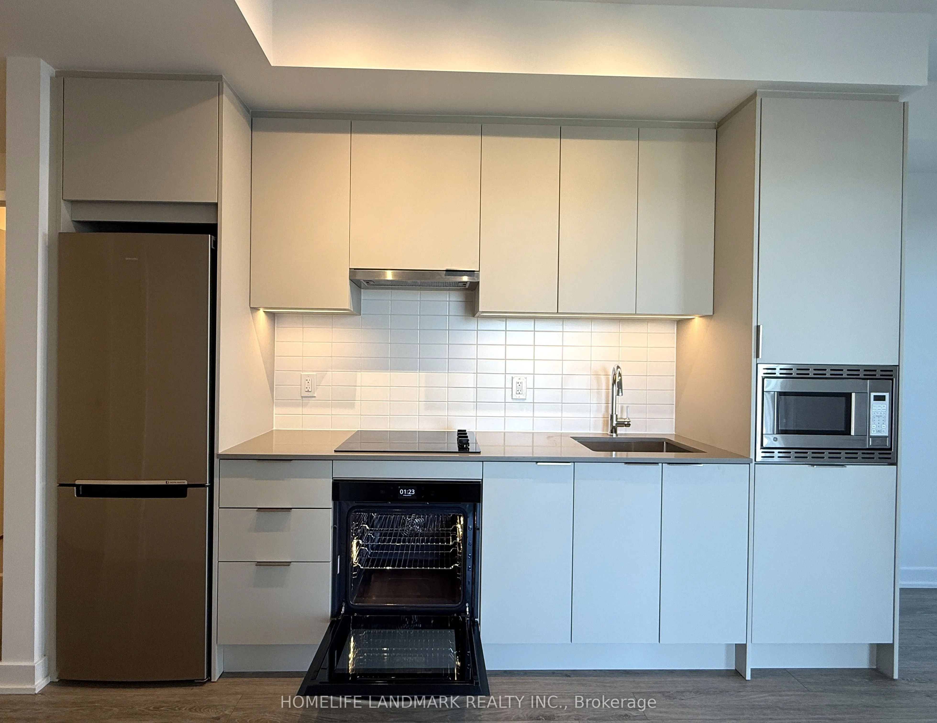 3071 Trafalgar Road, #403