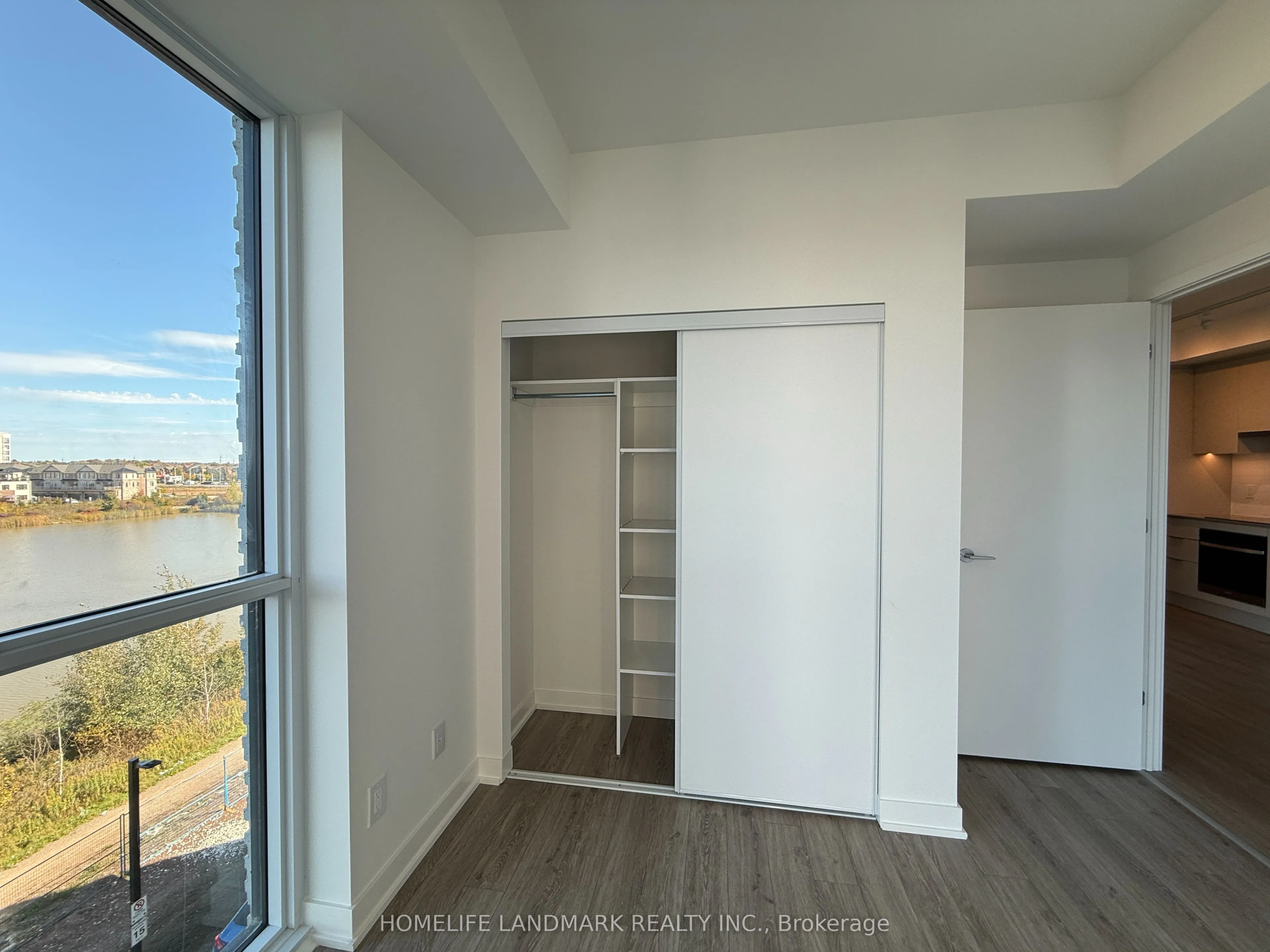 3071 Trafalgar Road, #403