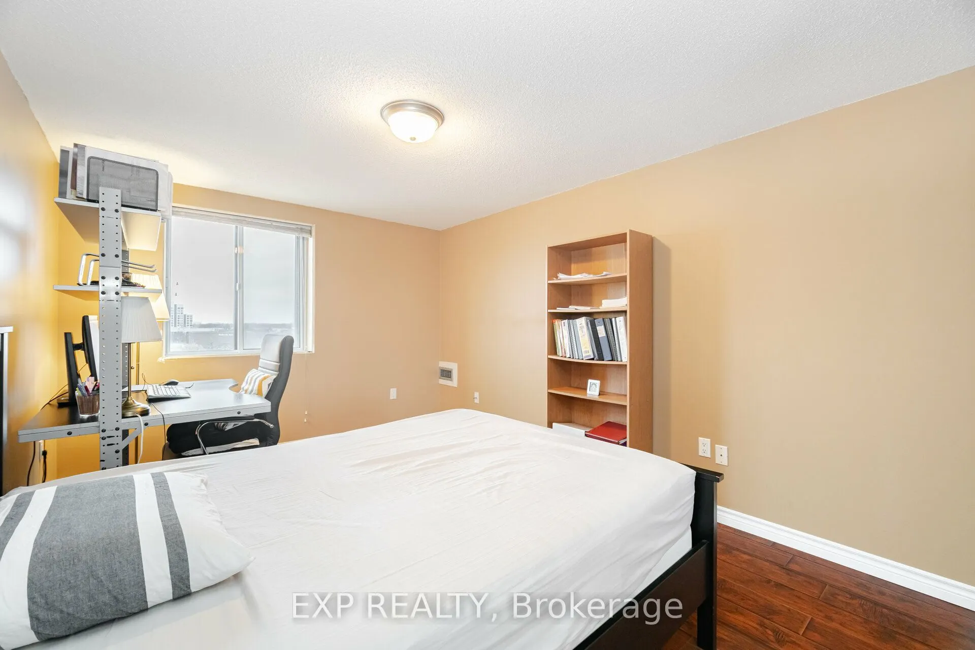 6720 Glen Erin Drive, #512