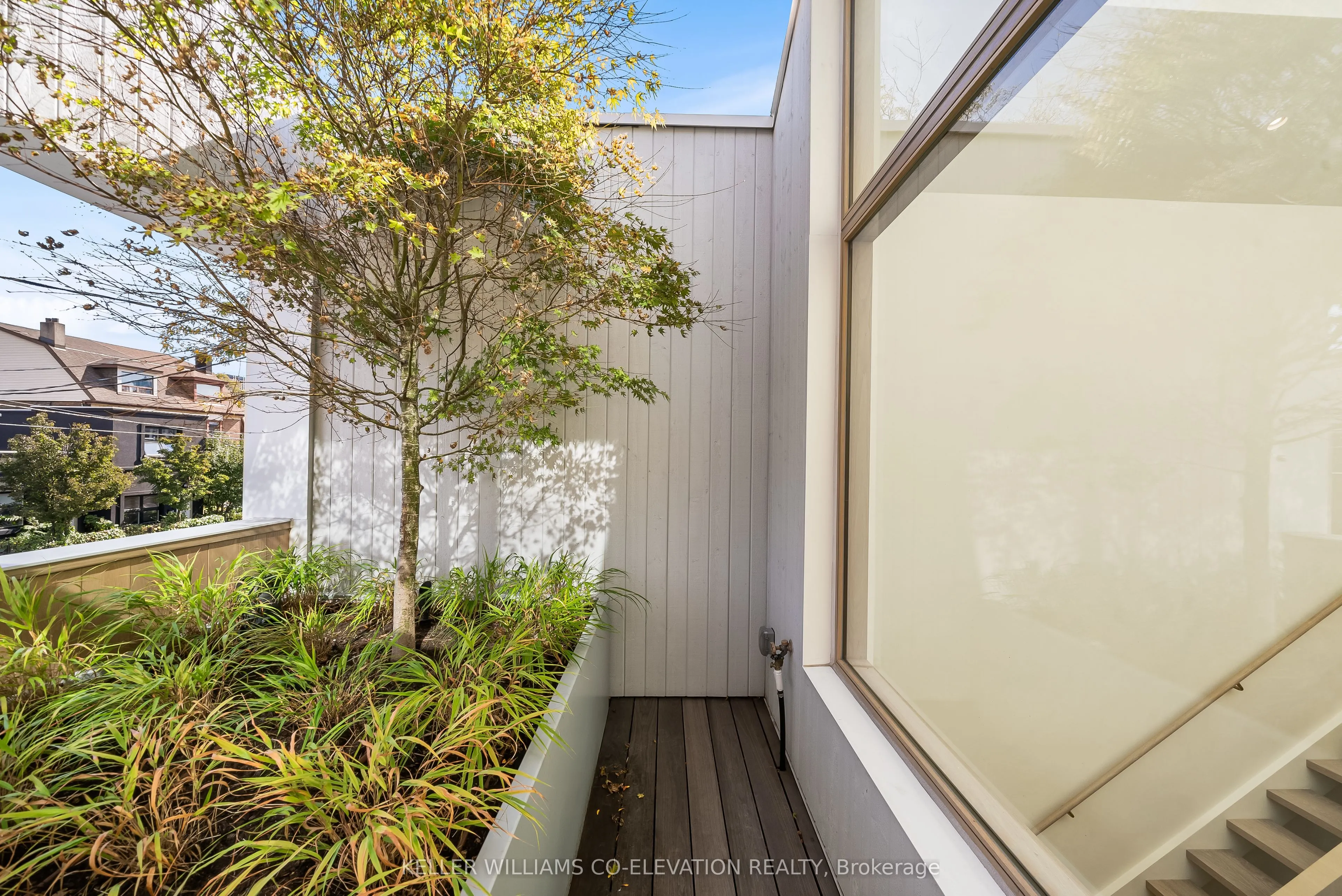 722 Lansdowne Avenue, #North Residence