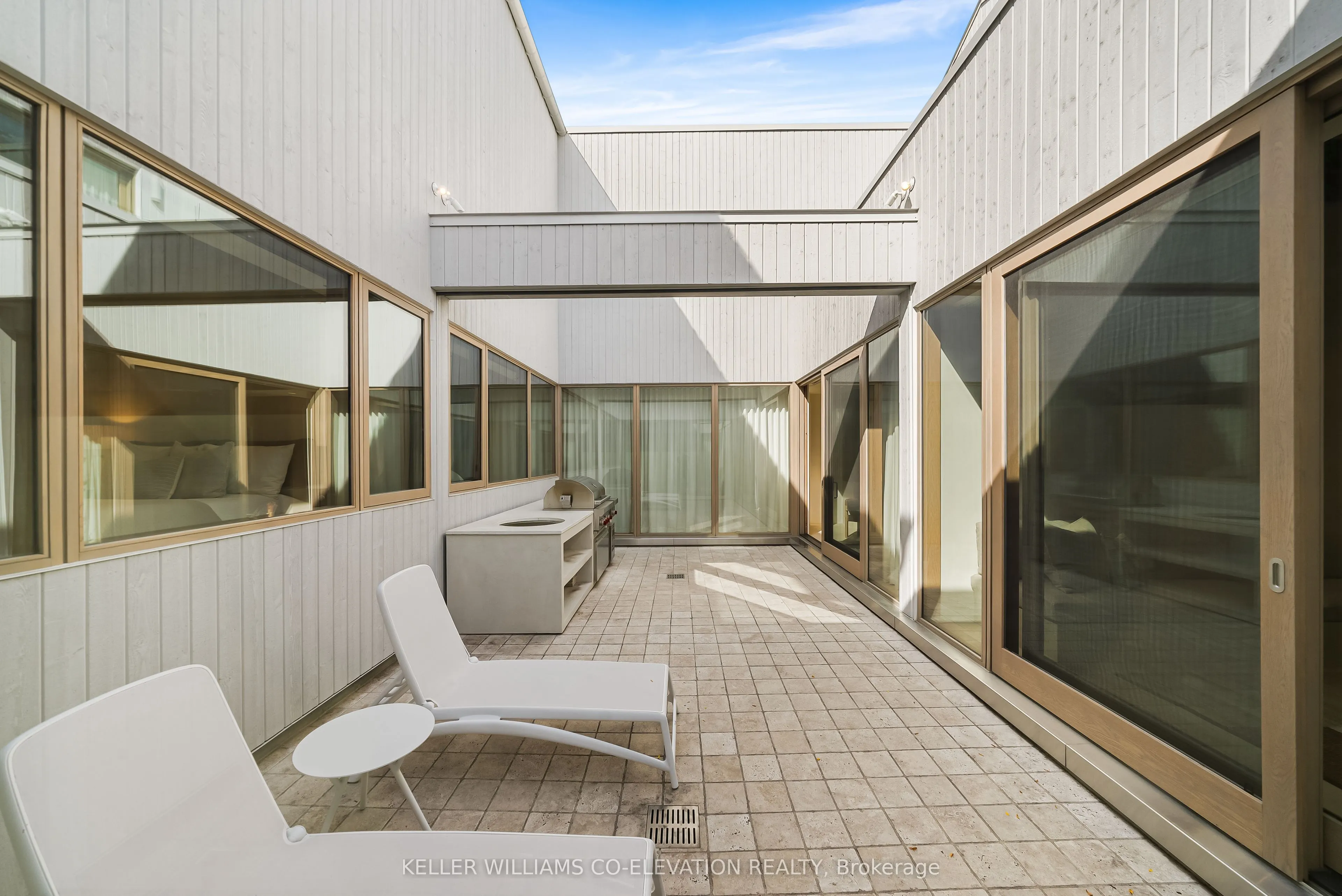 722 Lansdowne Avenue, #North Residence