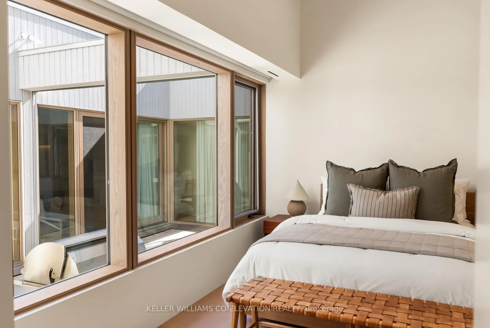 722 Lansdowne Avenue, #North Residence